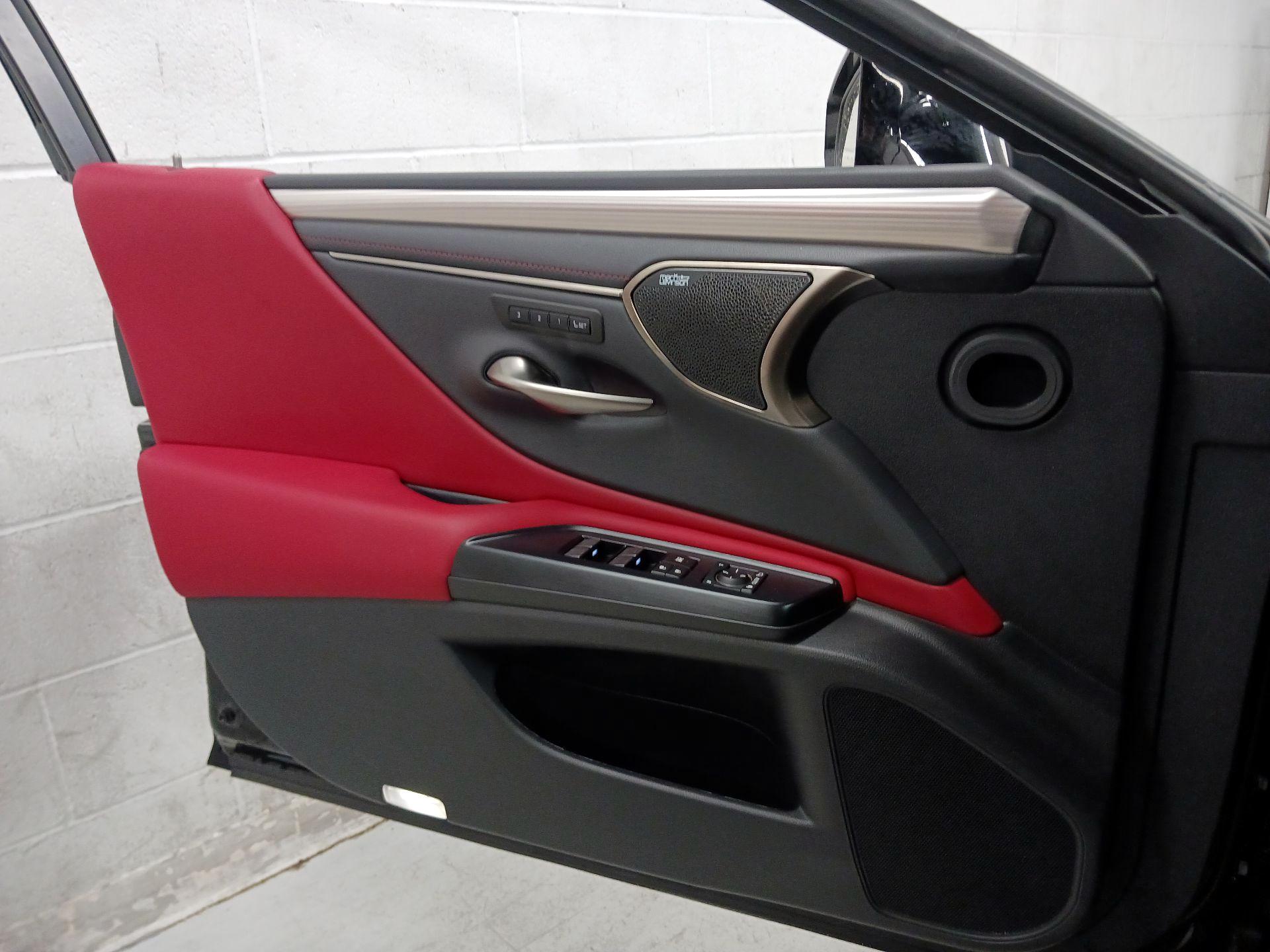 Thumbnail: 2020 Lexus ES - 12