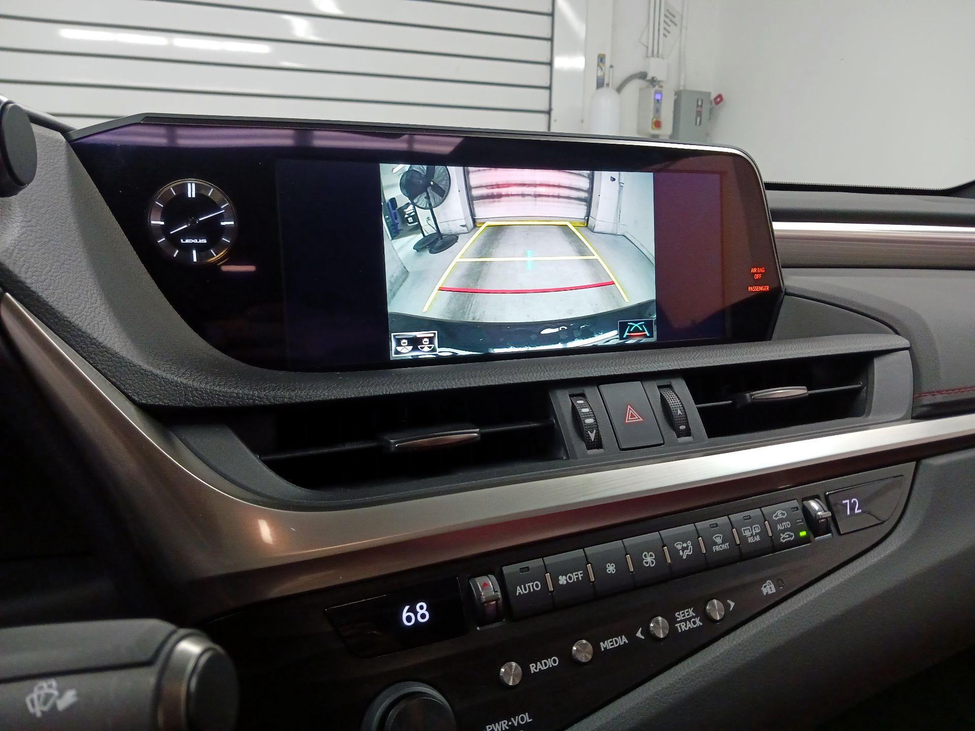 Thumbnail: 2020 Lexus ES - 13