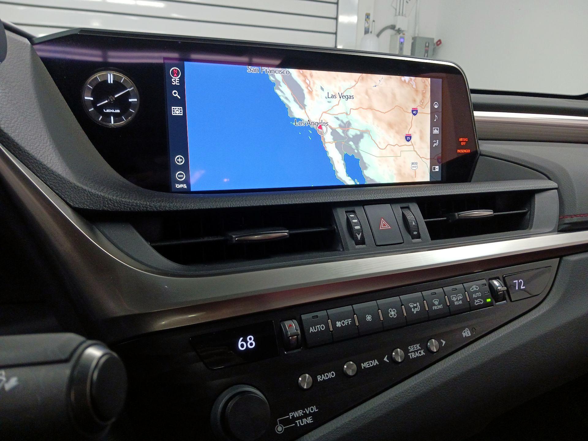 Thumbnail: 2020 Lexus ES - 14