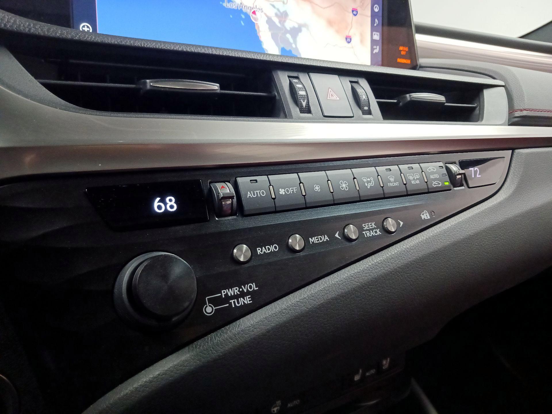 Thumbnail: 2020 Lexus ES - 15