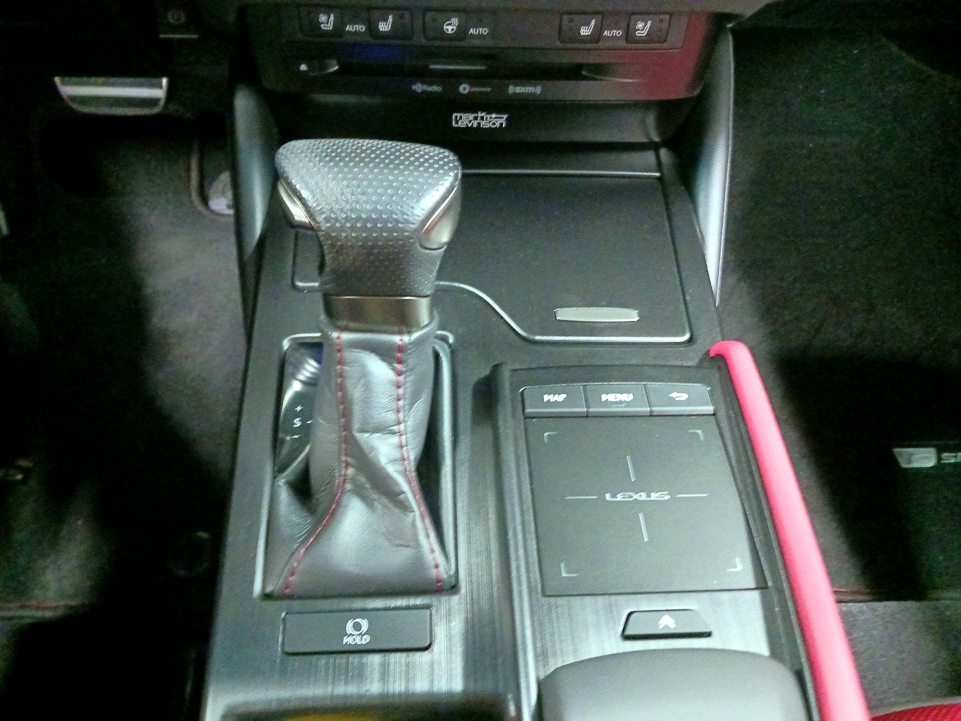 Thumbnail: 2020 Lexus ES - 16