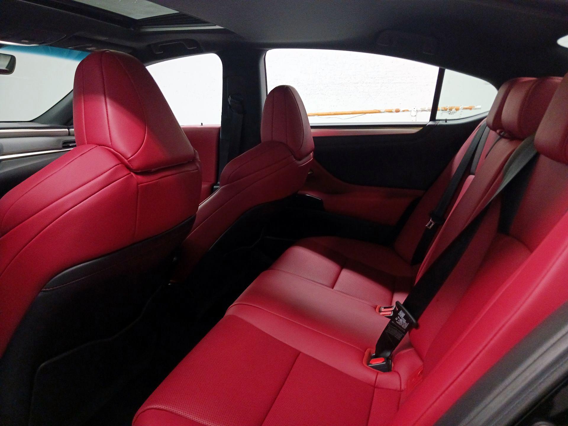 Thumbnail: 2020 Lexus ES - 18