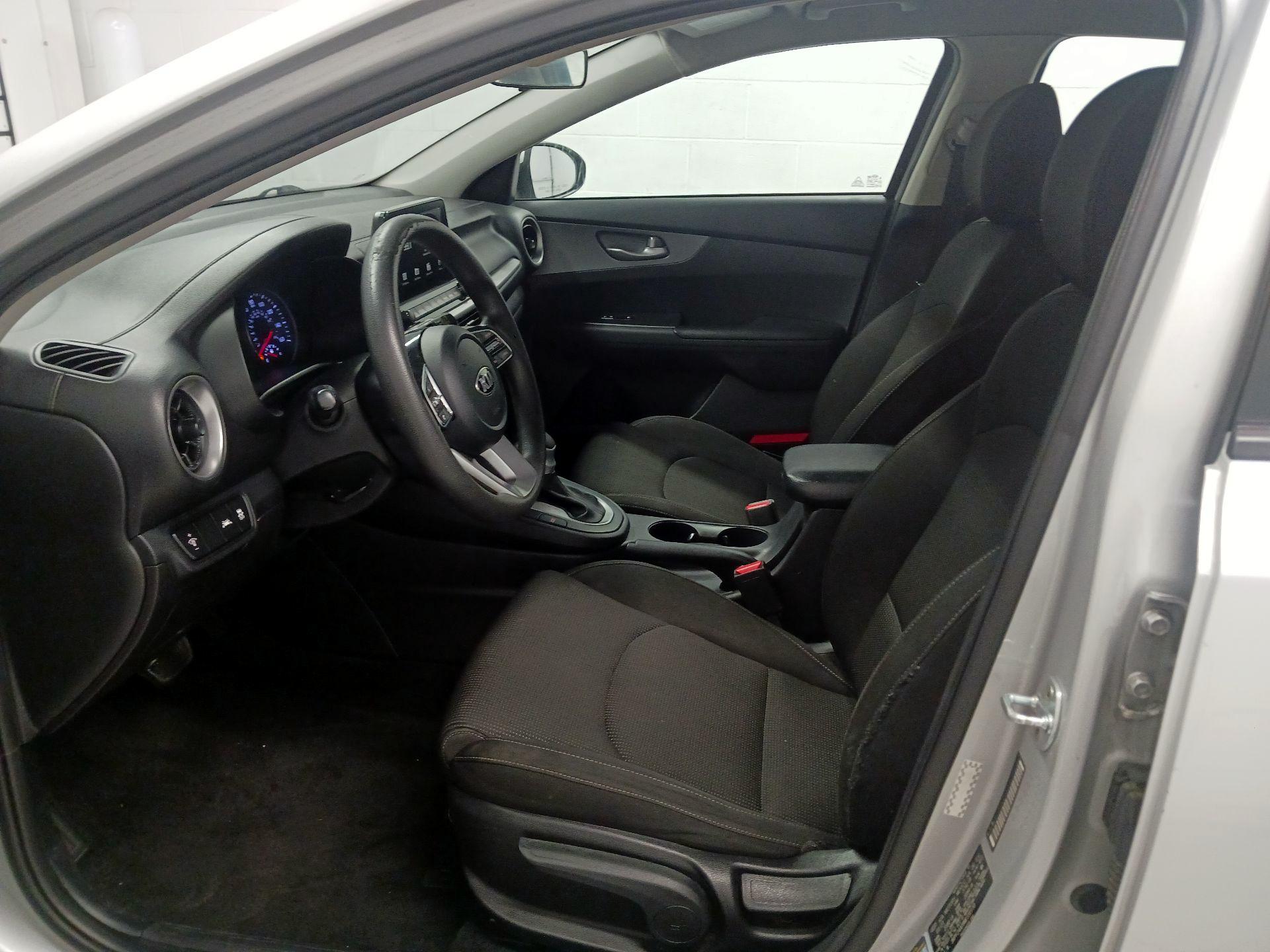 Thumbnail: 2021 Kia Forte - 9