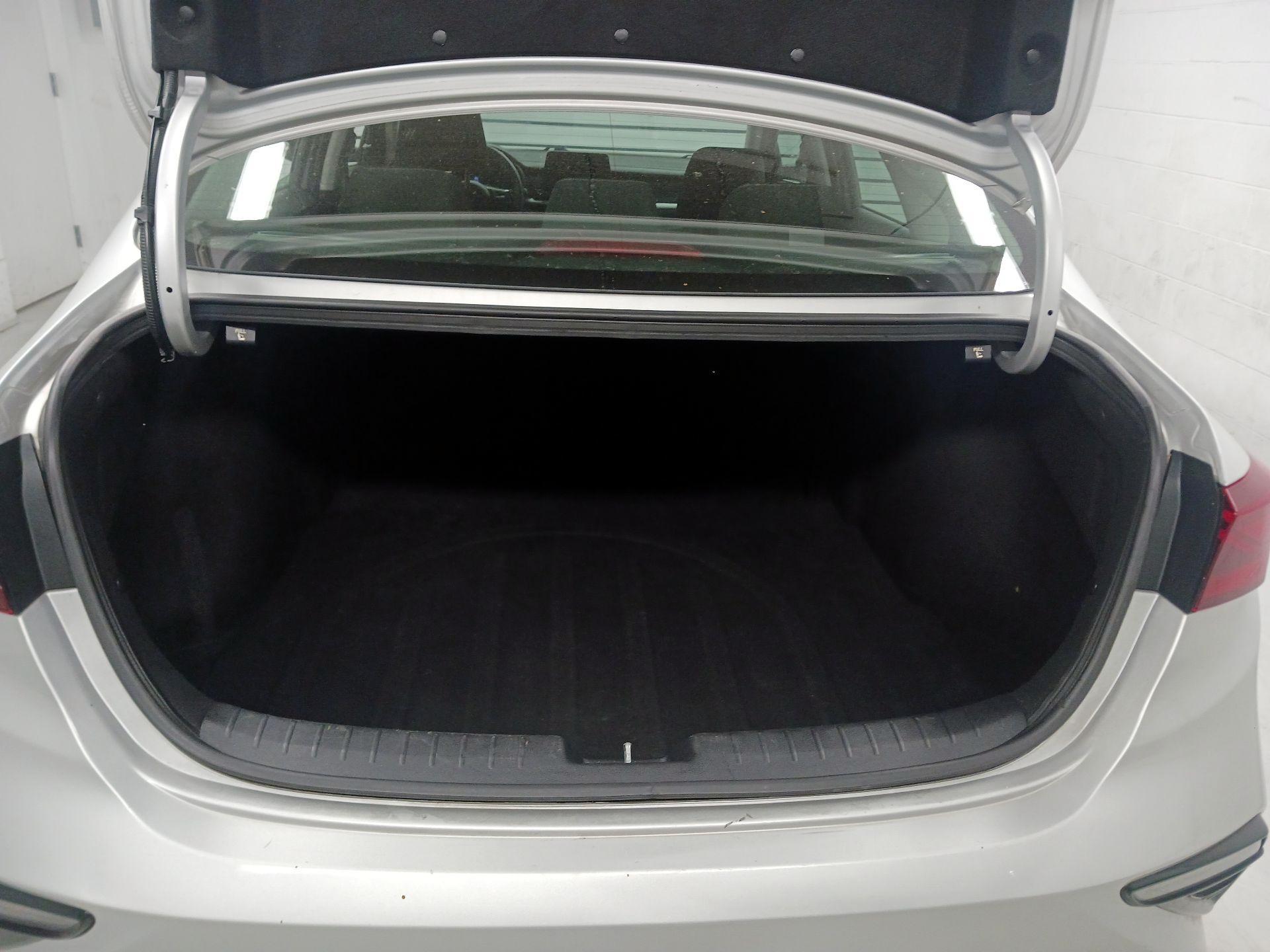 Thumbnail: 2021 Kia Forte - 16