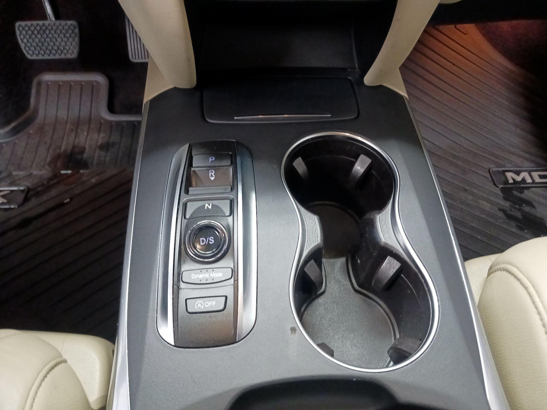 Thumbnail: 2019 Acura MDX - 17