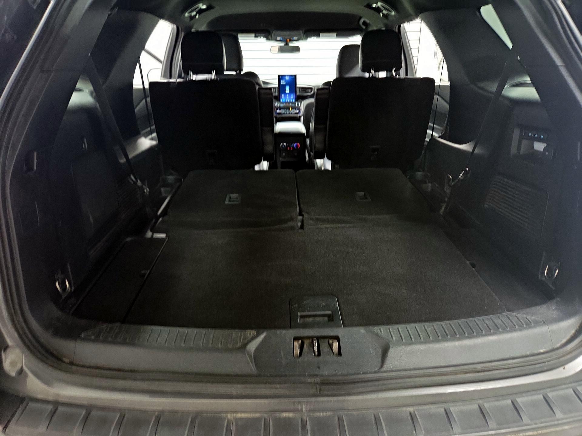 Thumbnail: 2020 Ford Explorer - 16