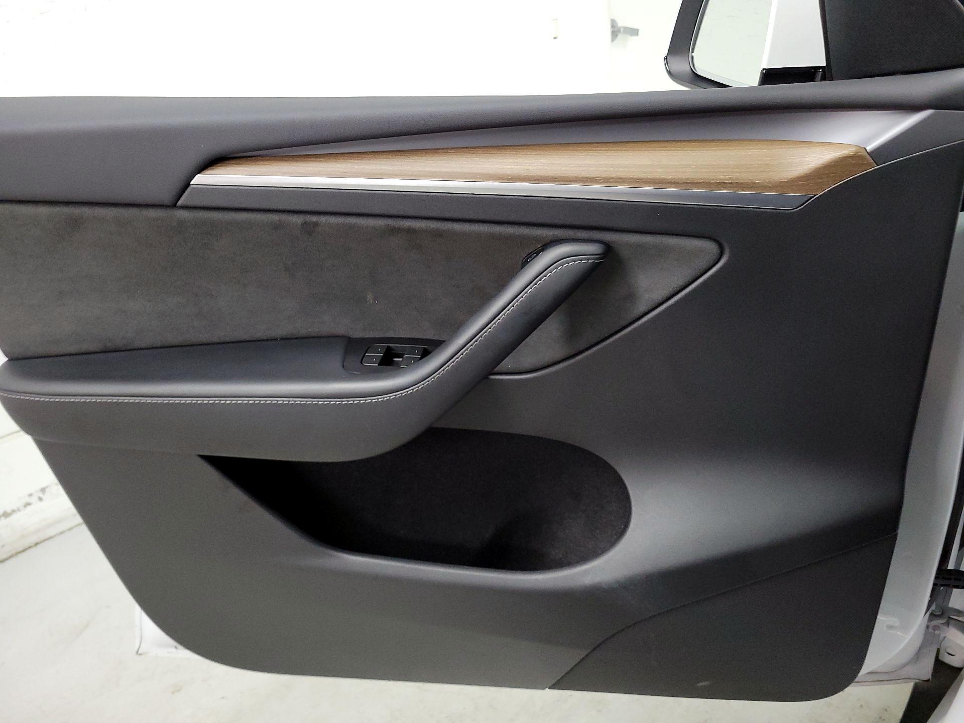 Thumbnail: 2023 Tesla Model Y - 12