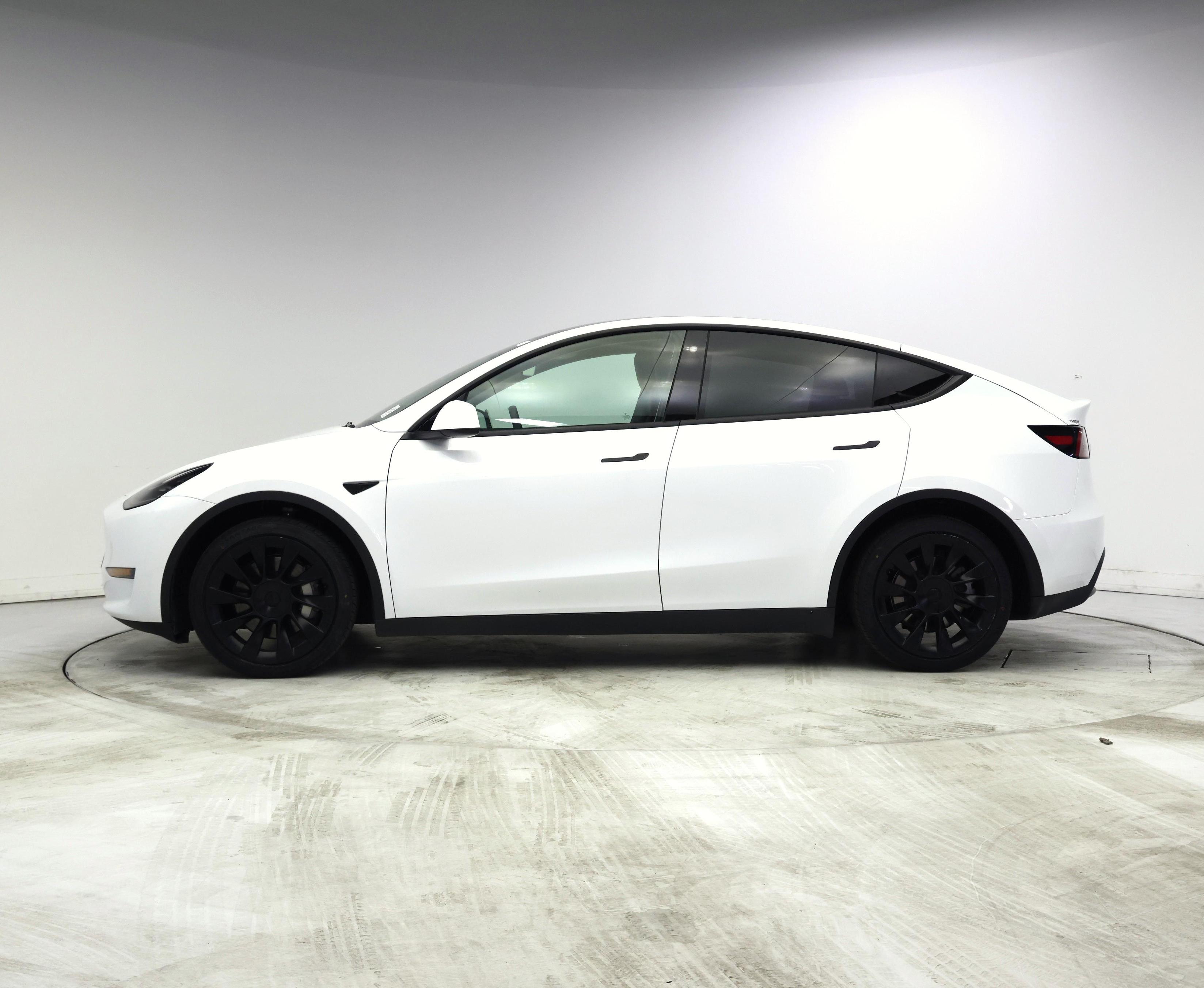 Thumbnail: 2023 Tesla Model Y - 3