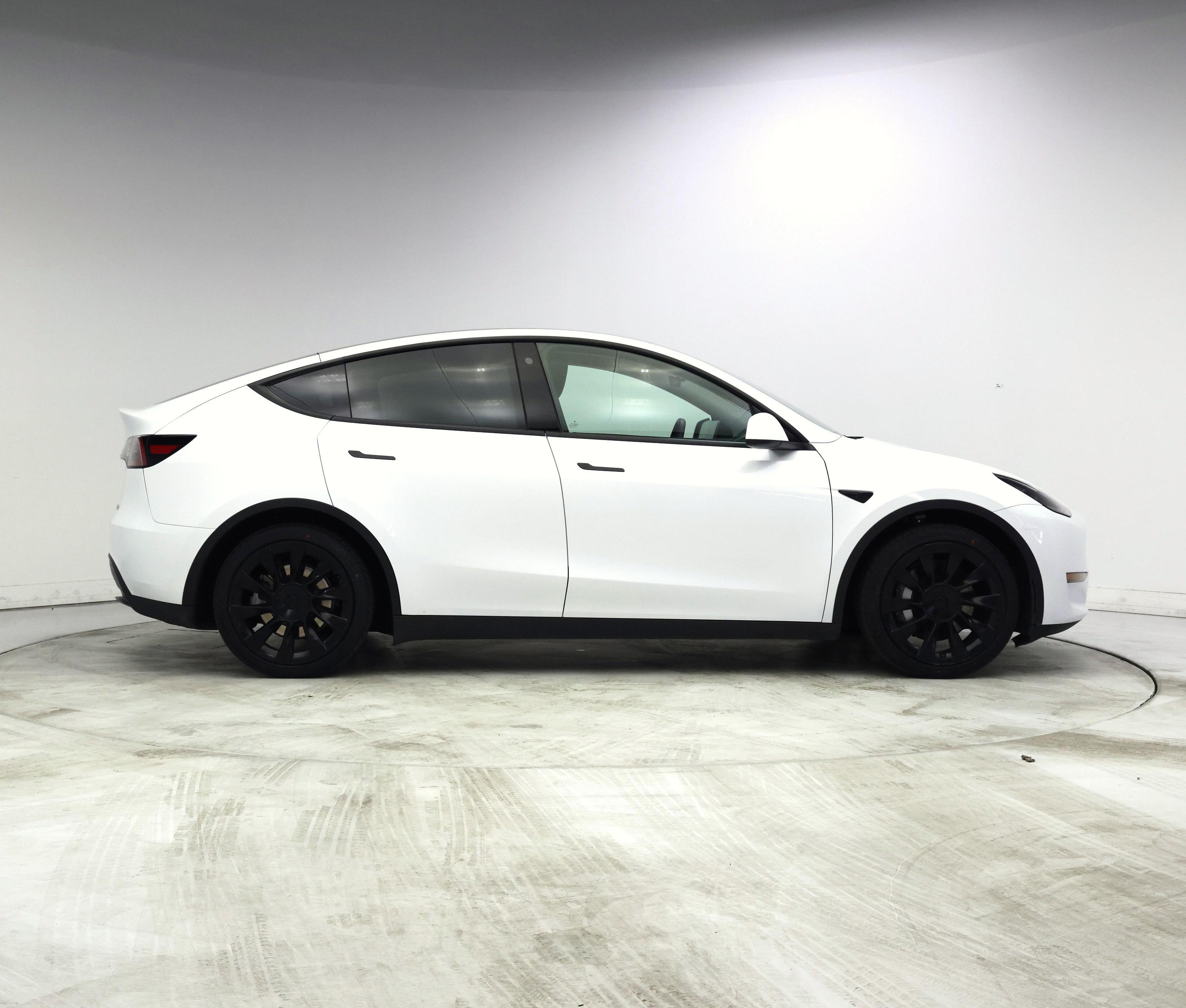 Thumbnail: 2023 Tesla Model Y - 7