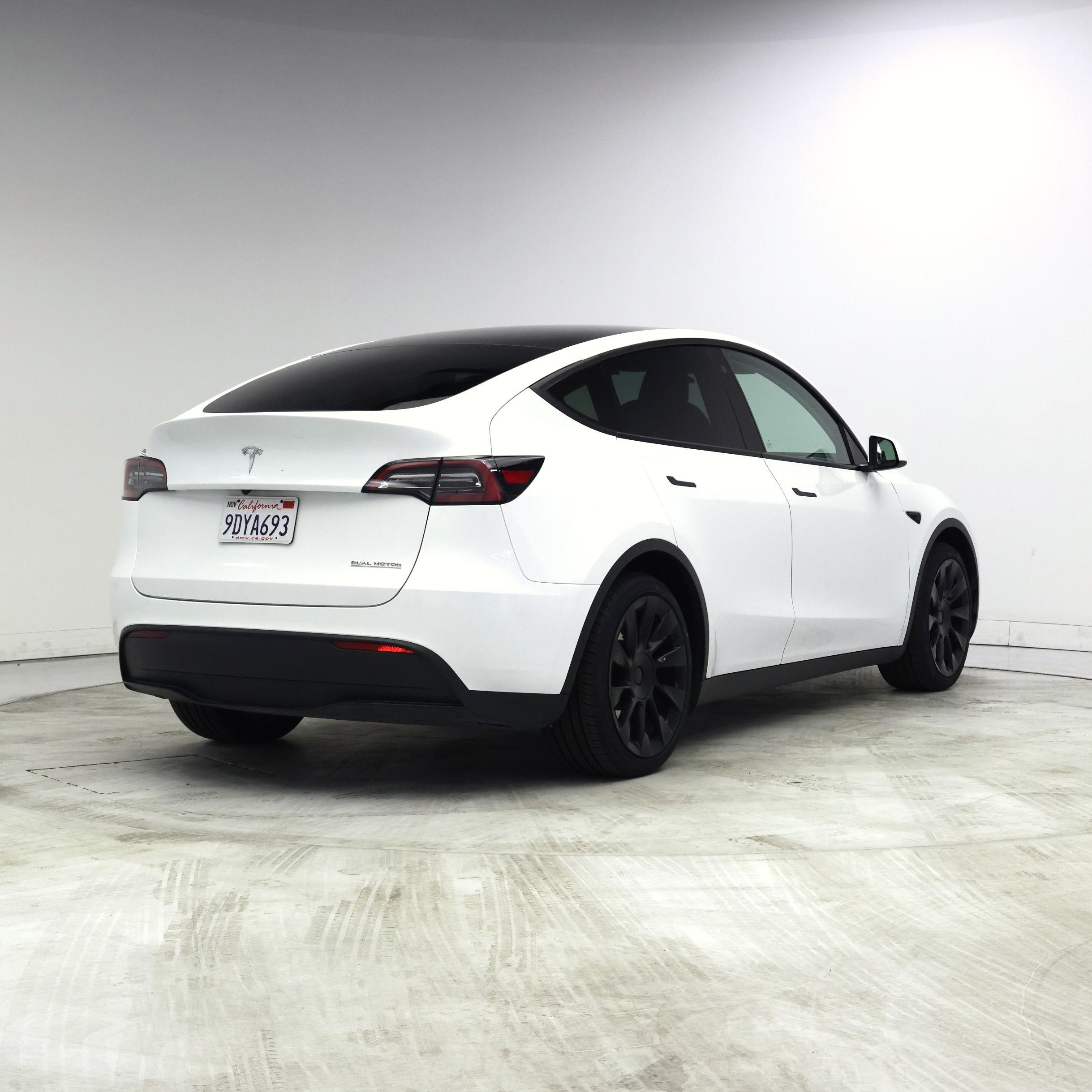 Thumbnail: 2023 Tesla Model Y - 8