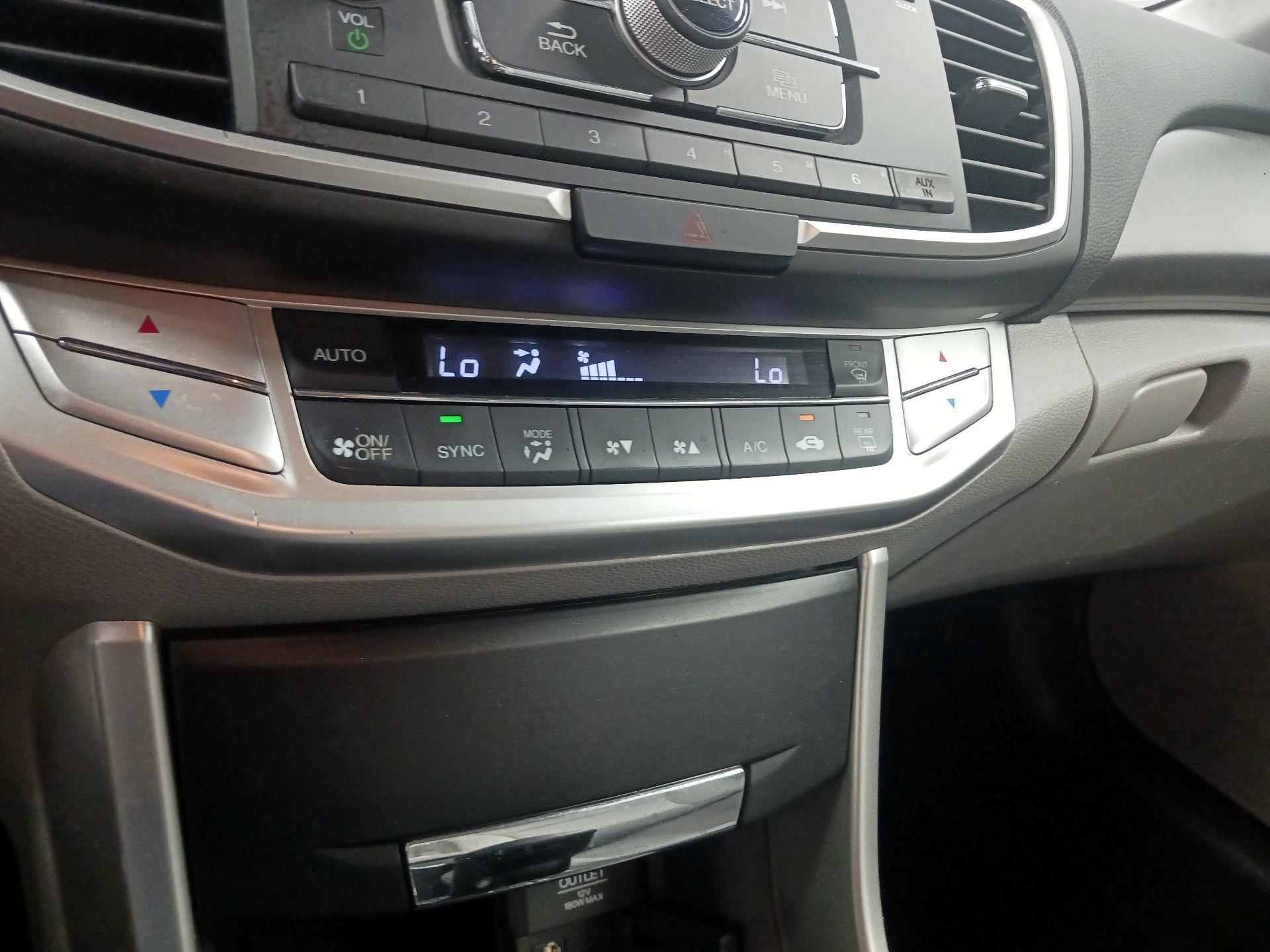 Thumbnail: 2015 Honda Accord - 14