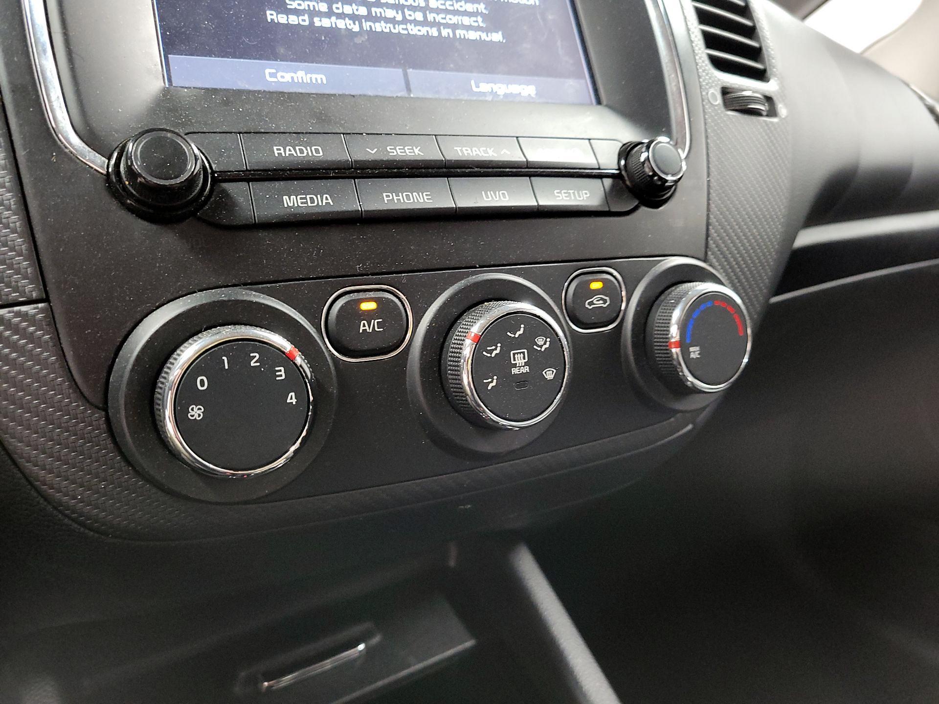 Thumbnail: 2017 Kia Forte - 12