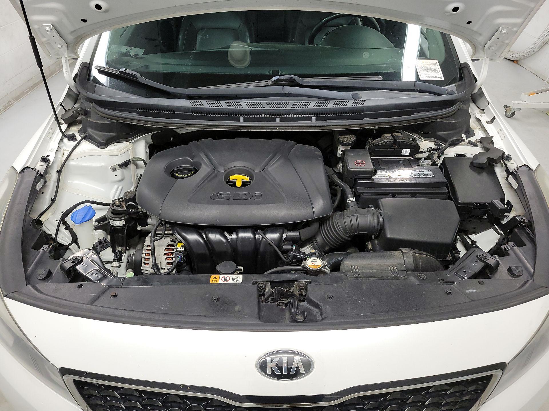 Thumbnail: 2017 Kia Forte - 16