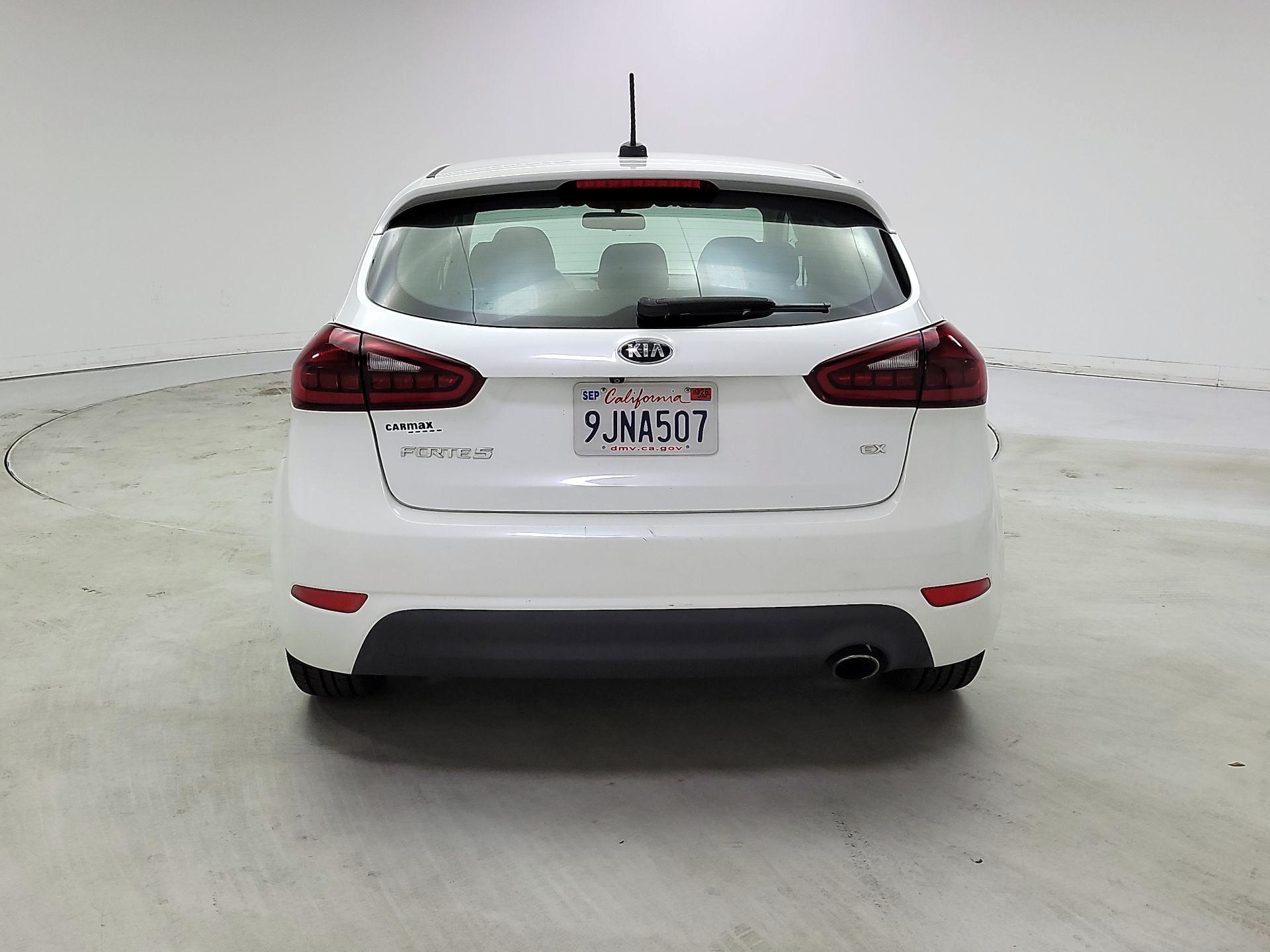 Thumbnail: 2017 Kia Forte - 6