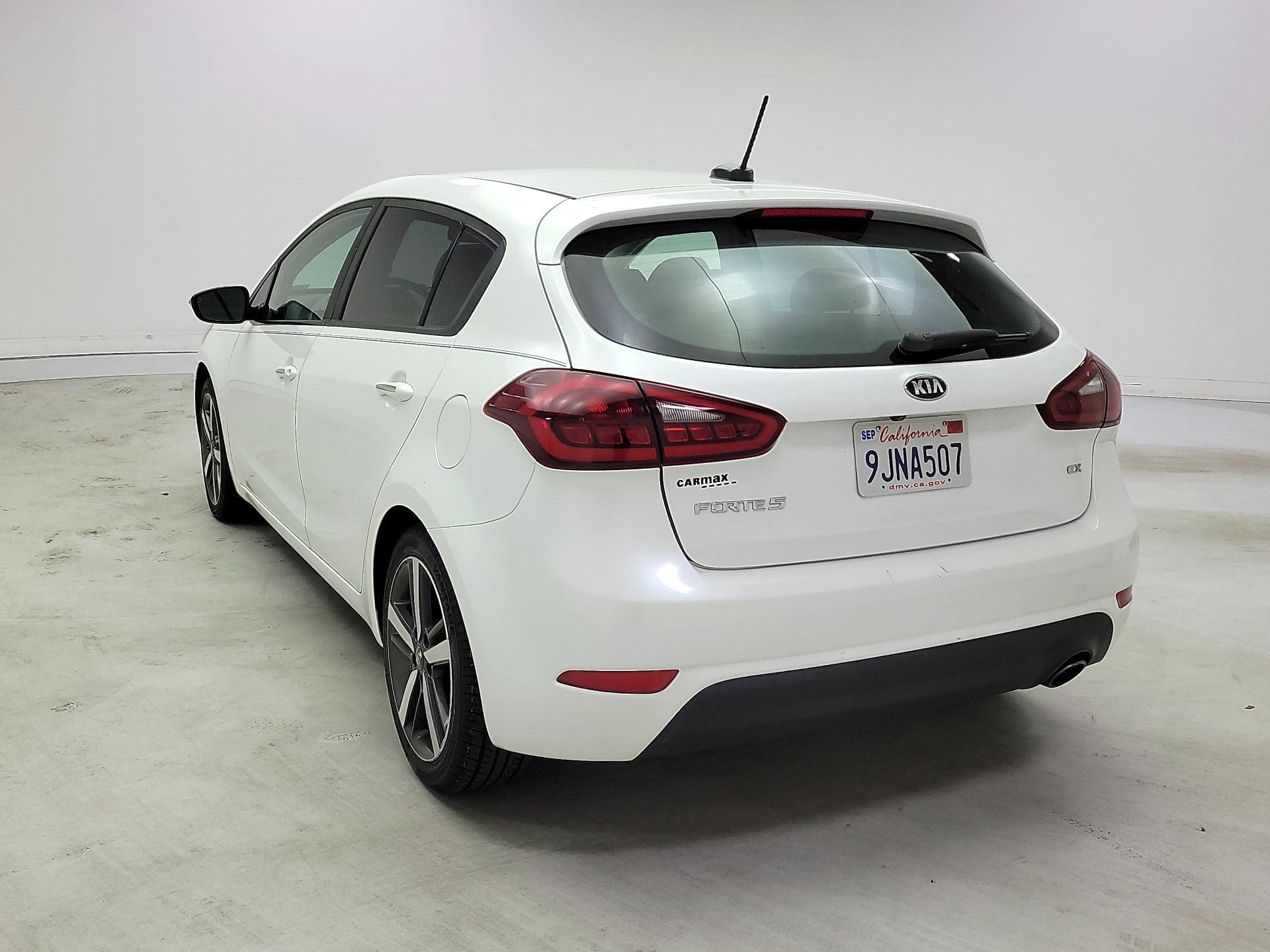 Thumbnail: 2017 Kia Forte - 7