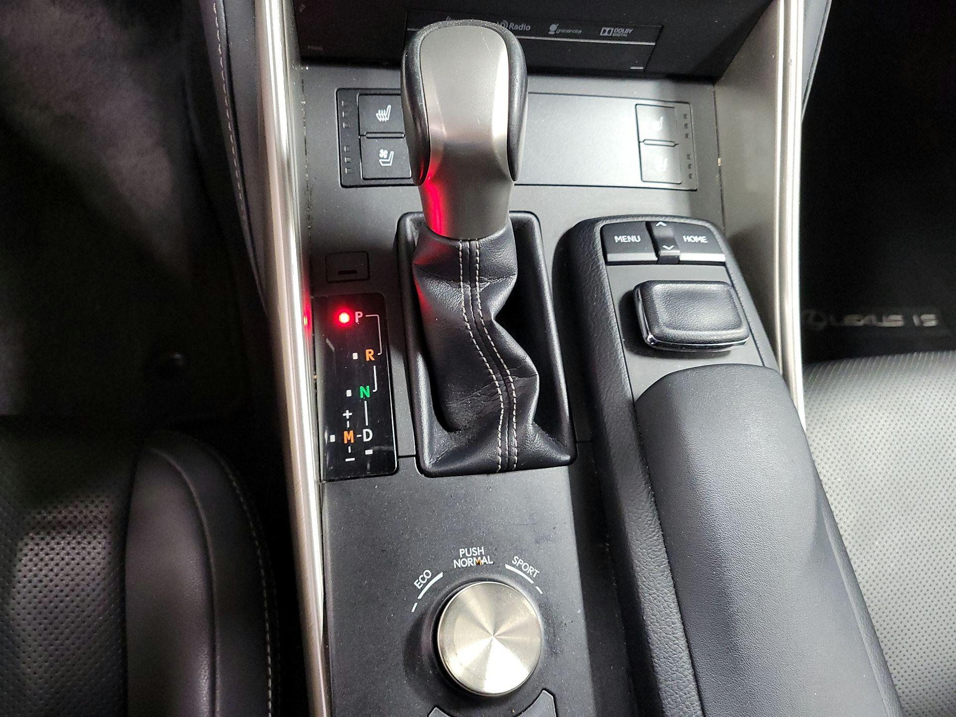 Thumbnail: 2016 Lexus IS - 18