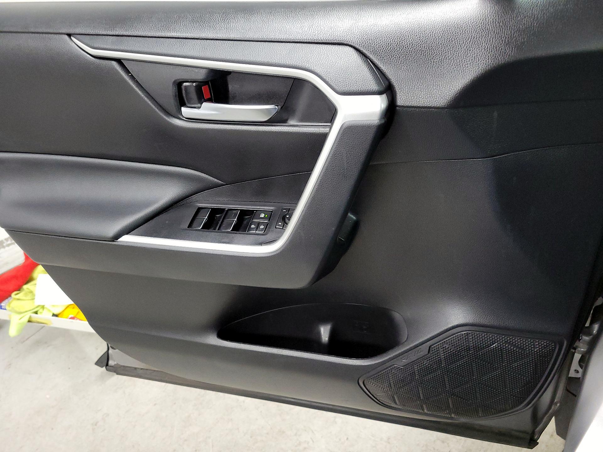 Thumbnail: 2021 Toyota RAV4 - 12
