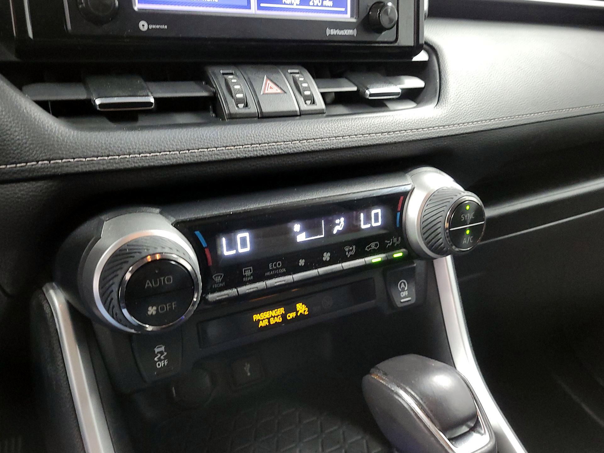 Thumbnail: 2021 Toyota RAV4 - 14