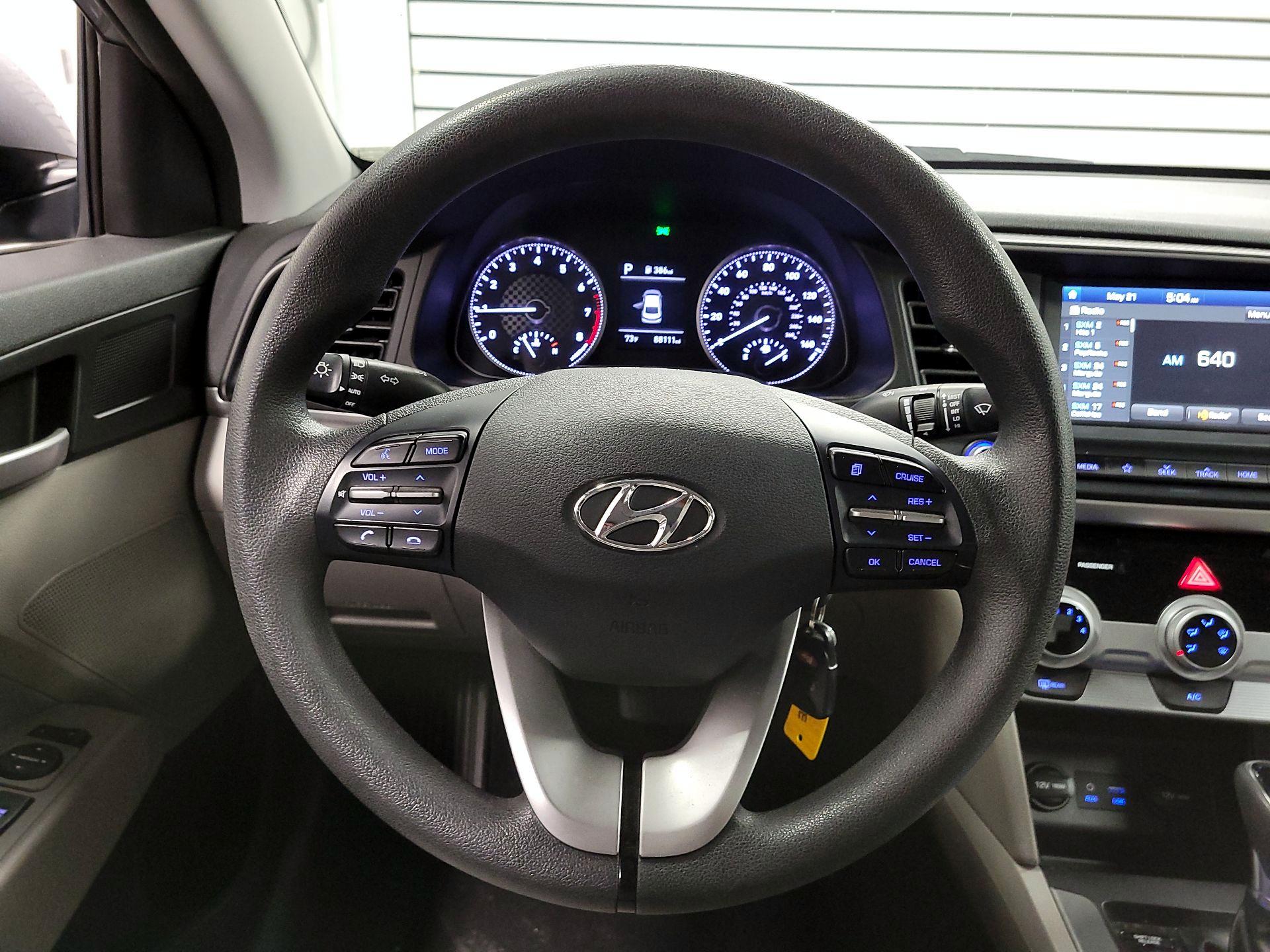 Thumbnail: 2019 Hyundai Elantra - 10