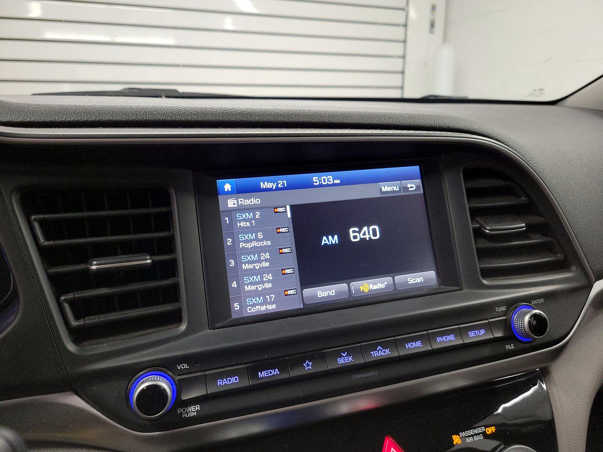 Thumbnail: 2019 Hyundai Elantra - 15