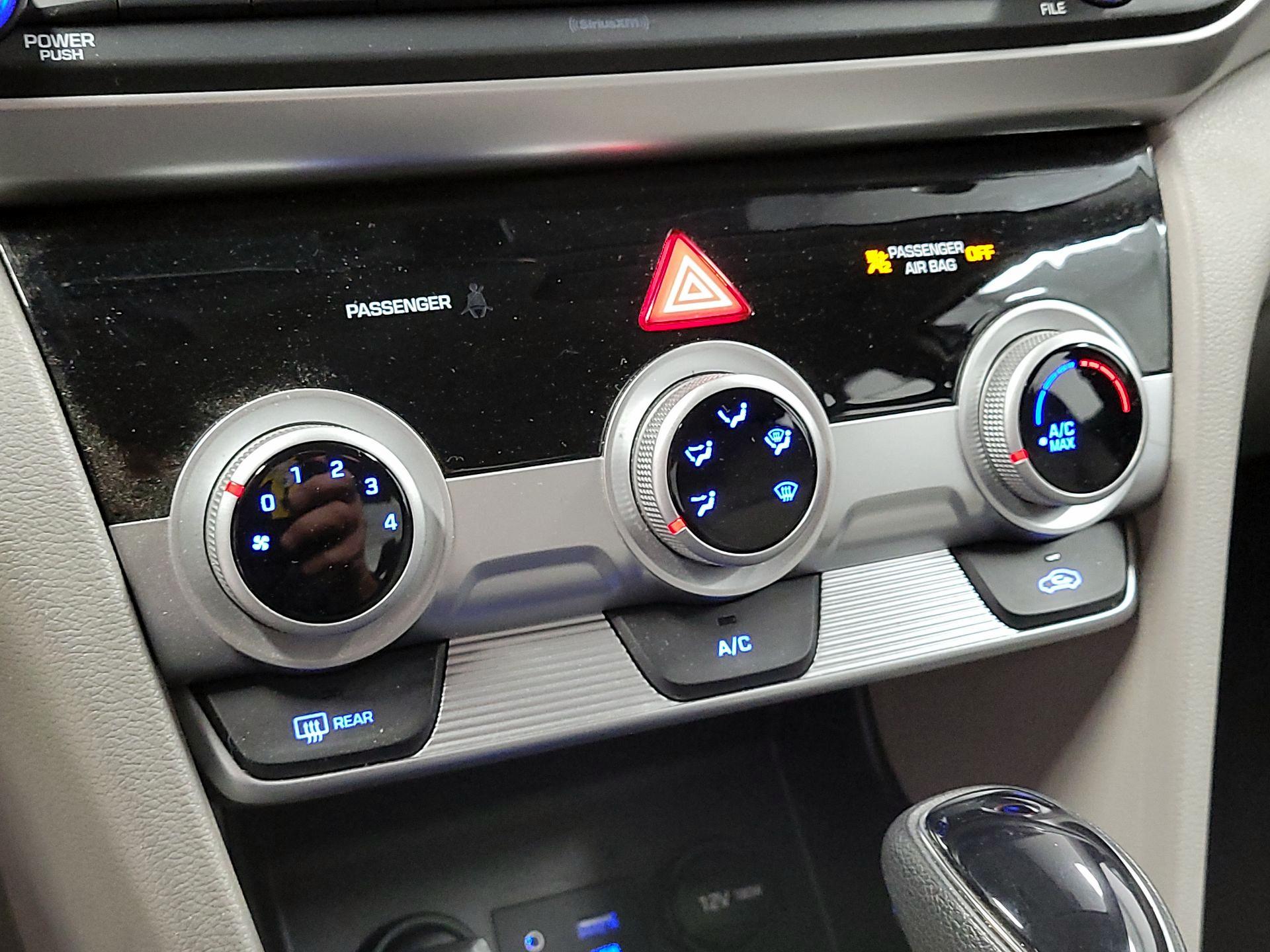 Thumbnail: 2019 Hyundai Elantra - 16