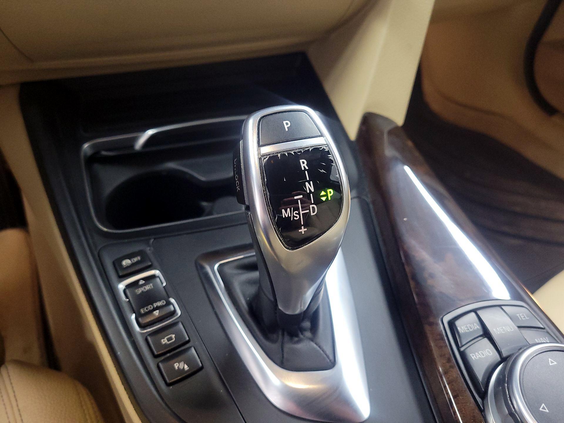 Thumbnail: 2016 BMW 3 Series - 15