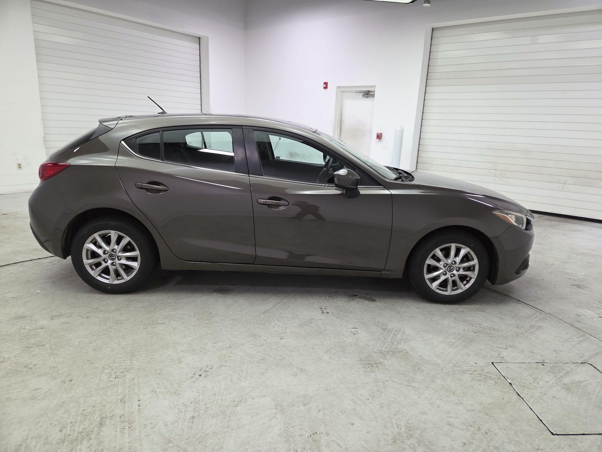 Thumbnail: 2016 Mazda Mazda3 - 4