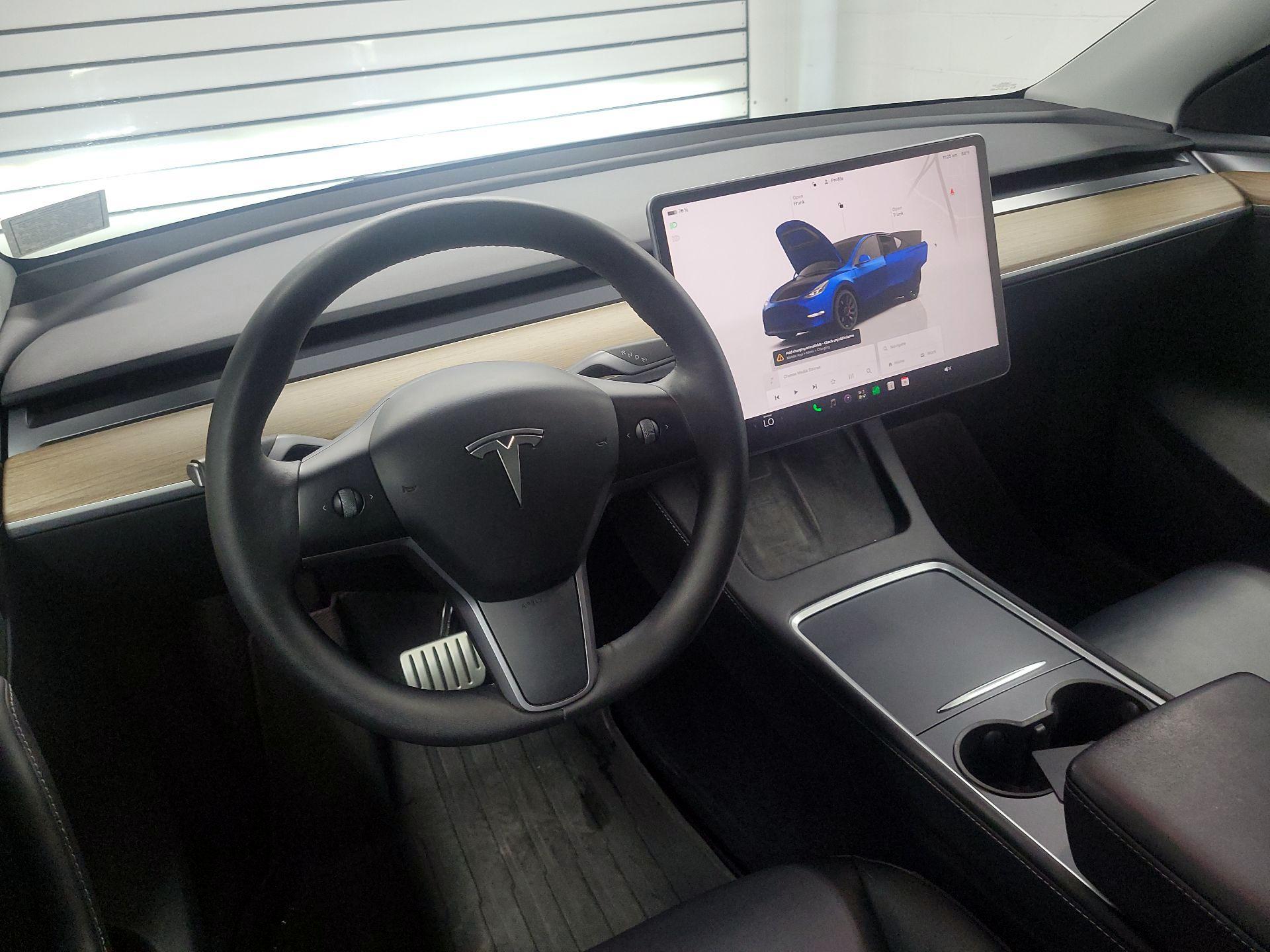 Thumbnail: 2023 Tesla Model Y - 10