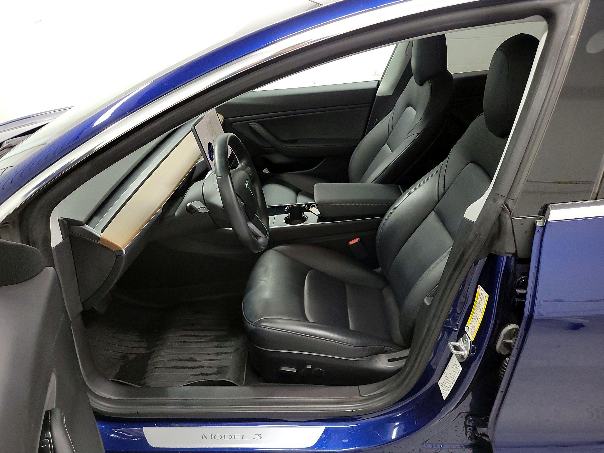 Thumbnail: 2019 Tesla Model 3 - 11