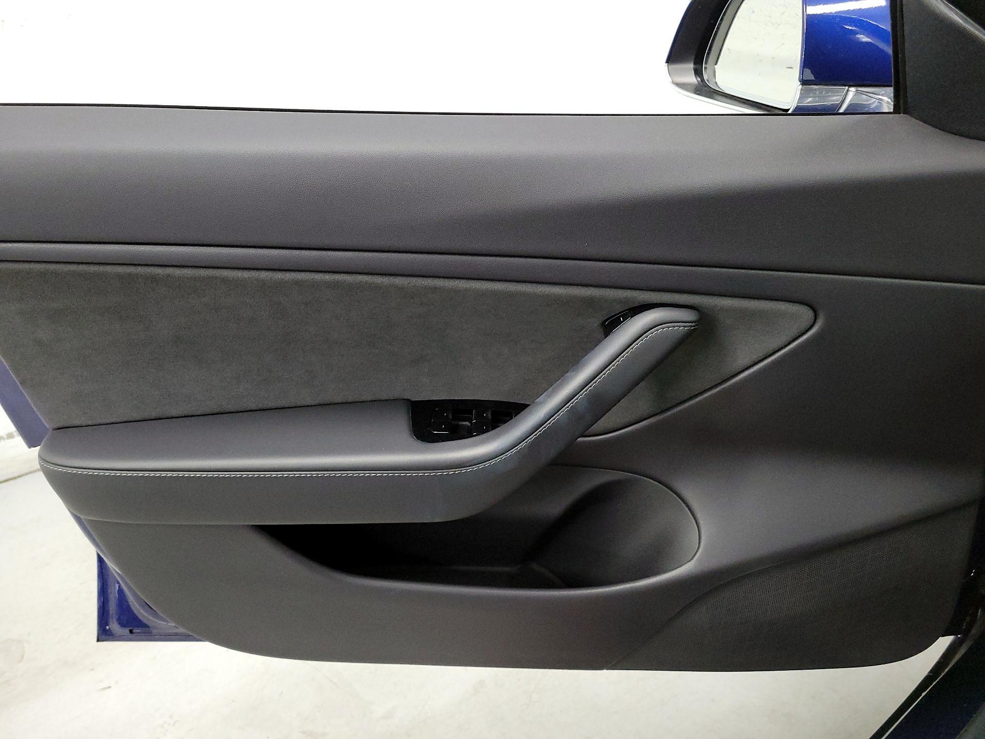 Thumbnail: 2019 Tesla Model 3 - 12