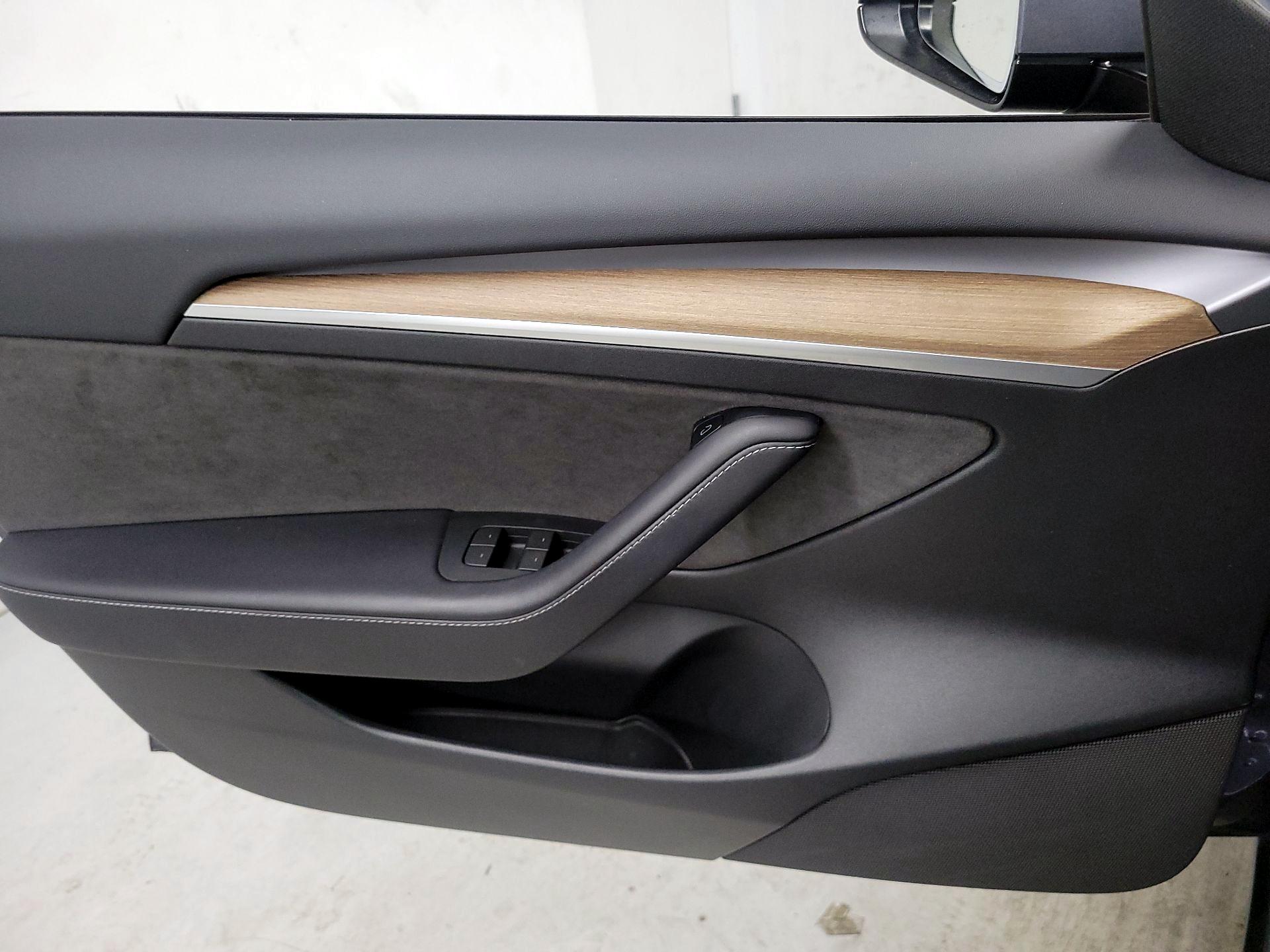 Thumbnail: 2023 Tesla Model 3 - 12
