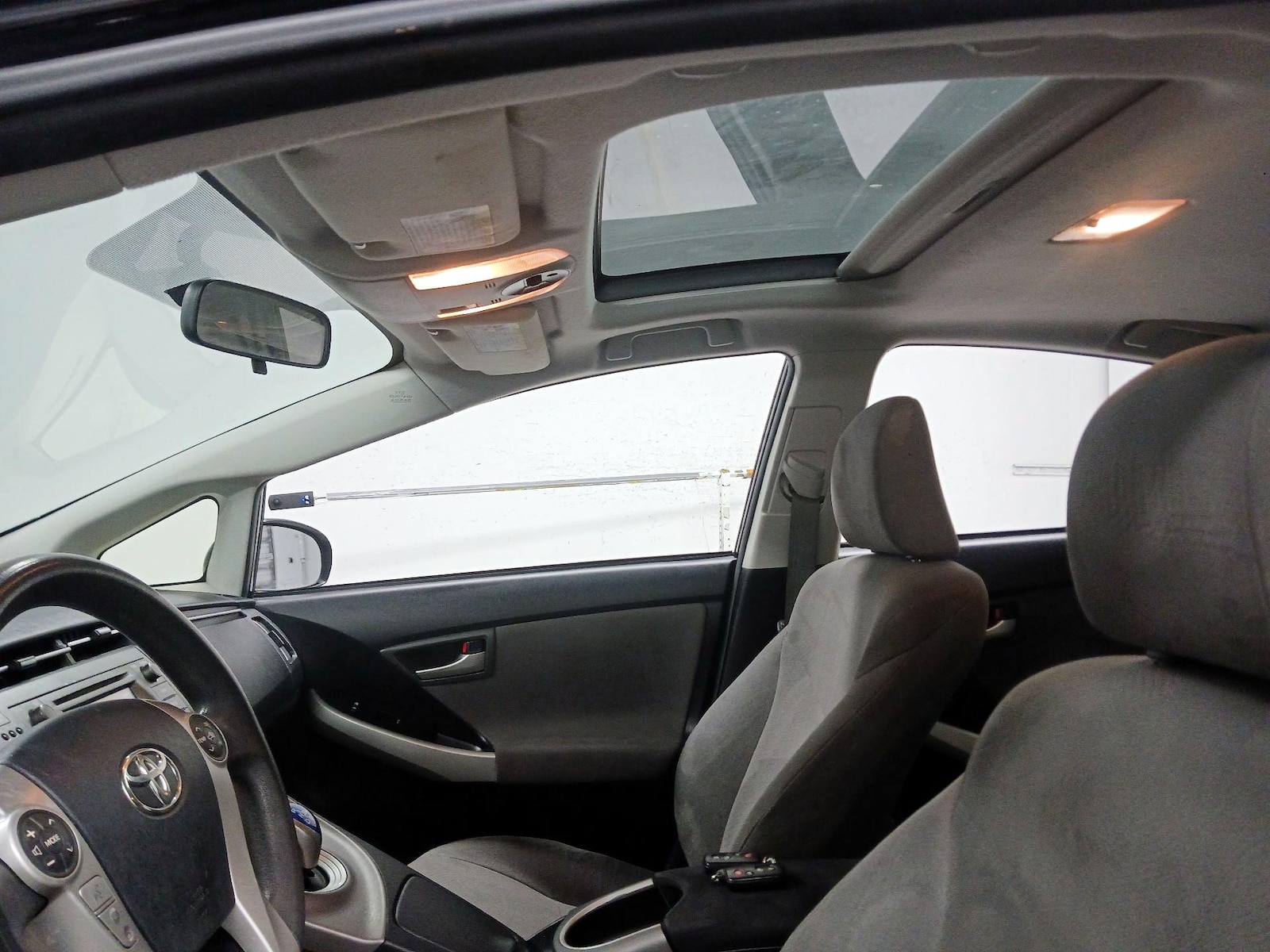 2014 Toyota Prius Three - Photo 18