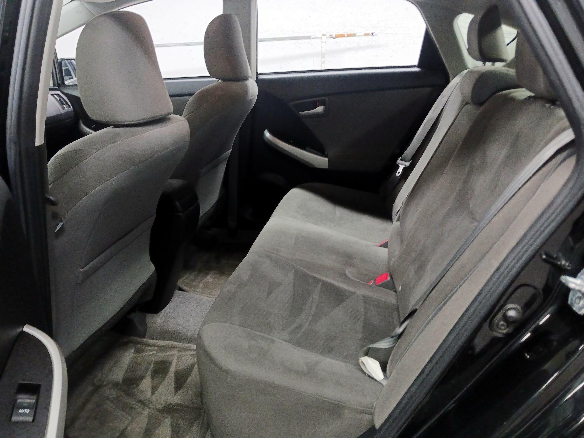 Thumbnail: 2014 Toyota Prius - 18