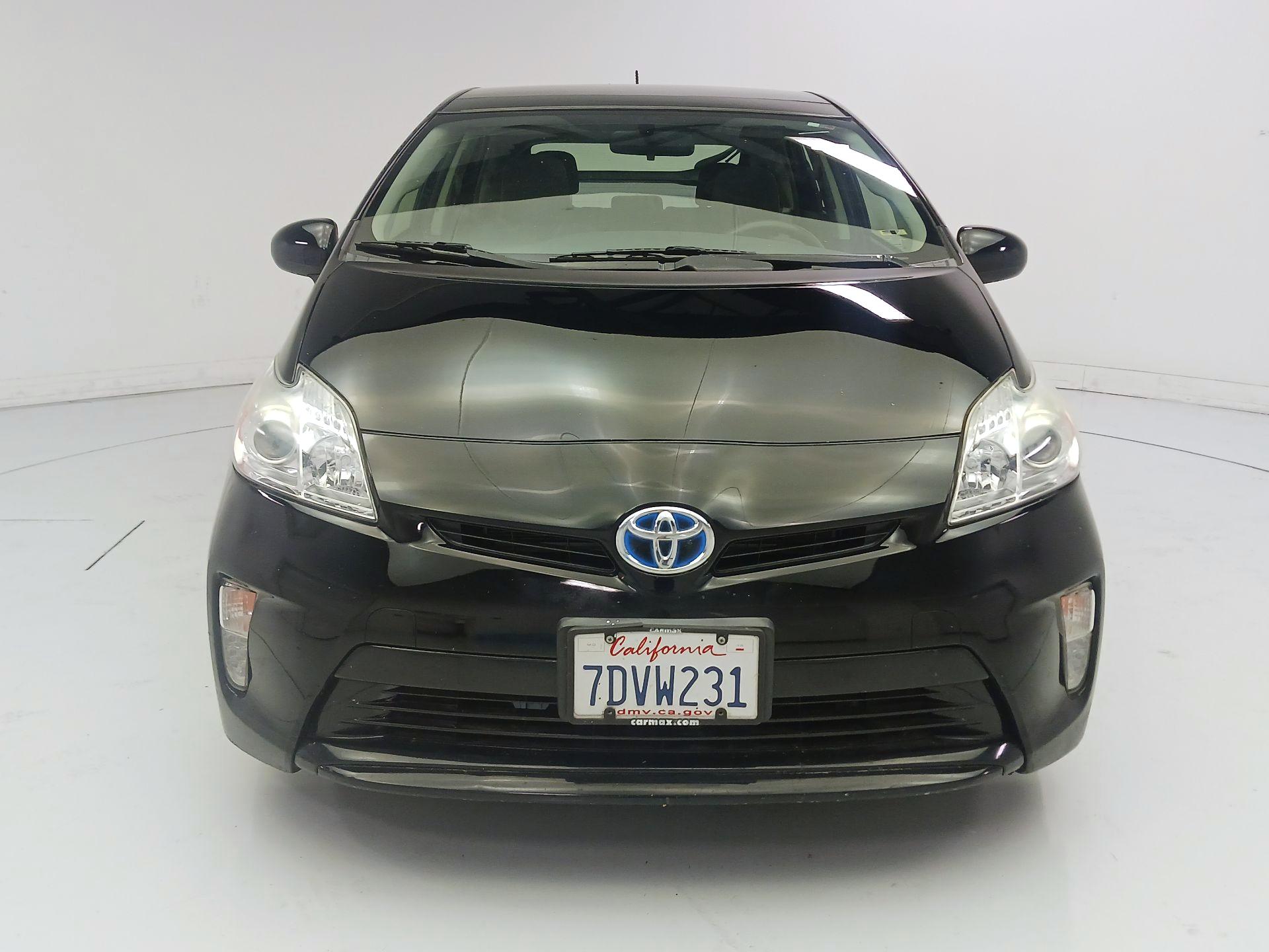 Thumbnail: 2014 Toyota Prius - 2