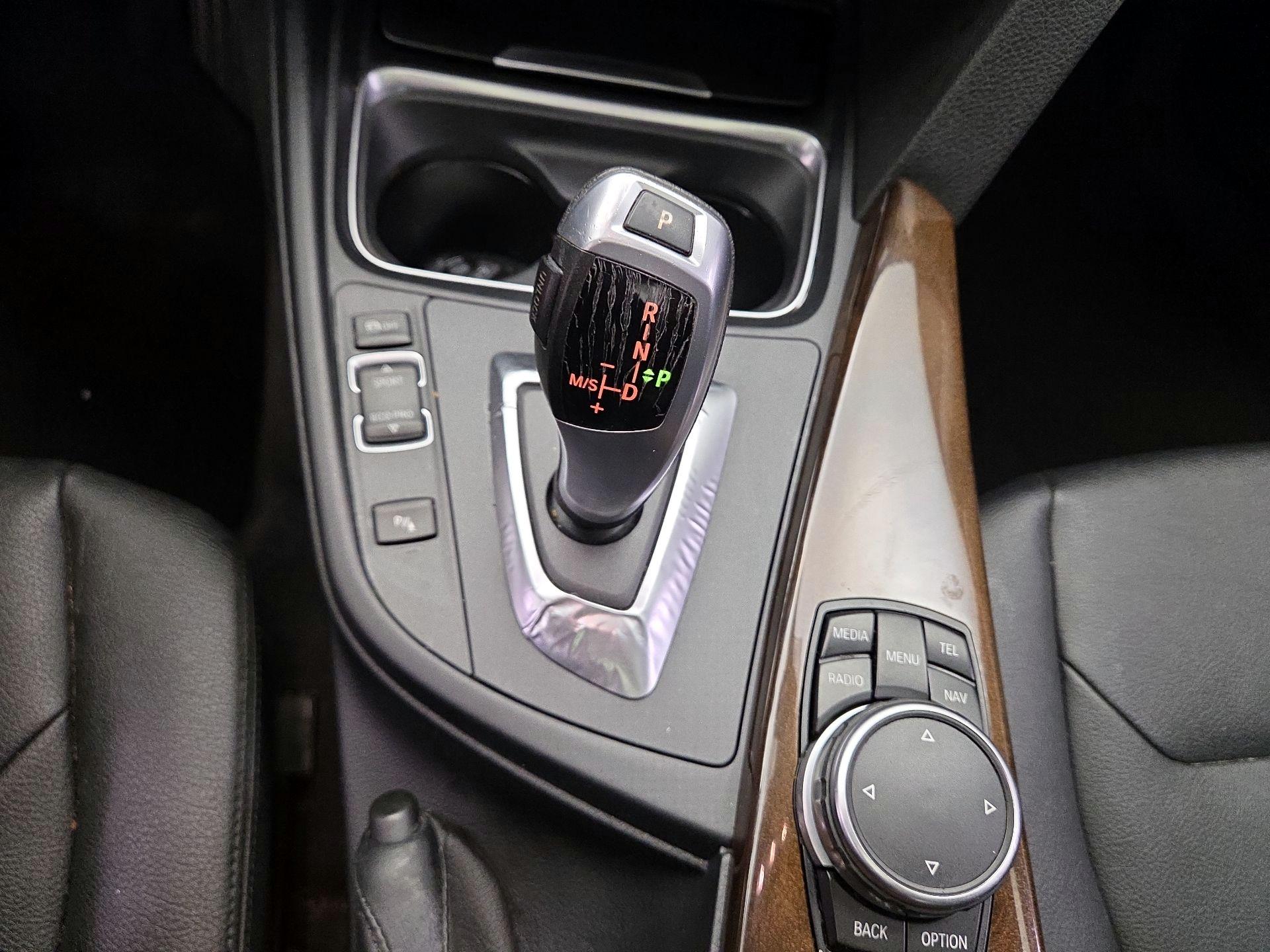 Thumbnail: 2015 BMW 3 Series - 16