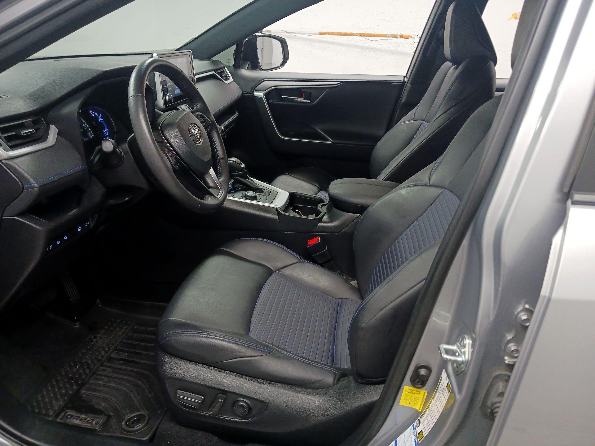 Thumbnail: 2021 Toyota RAV4 - 9