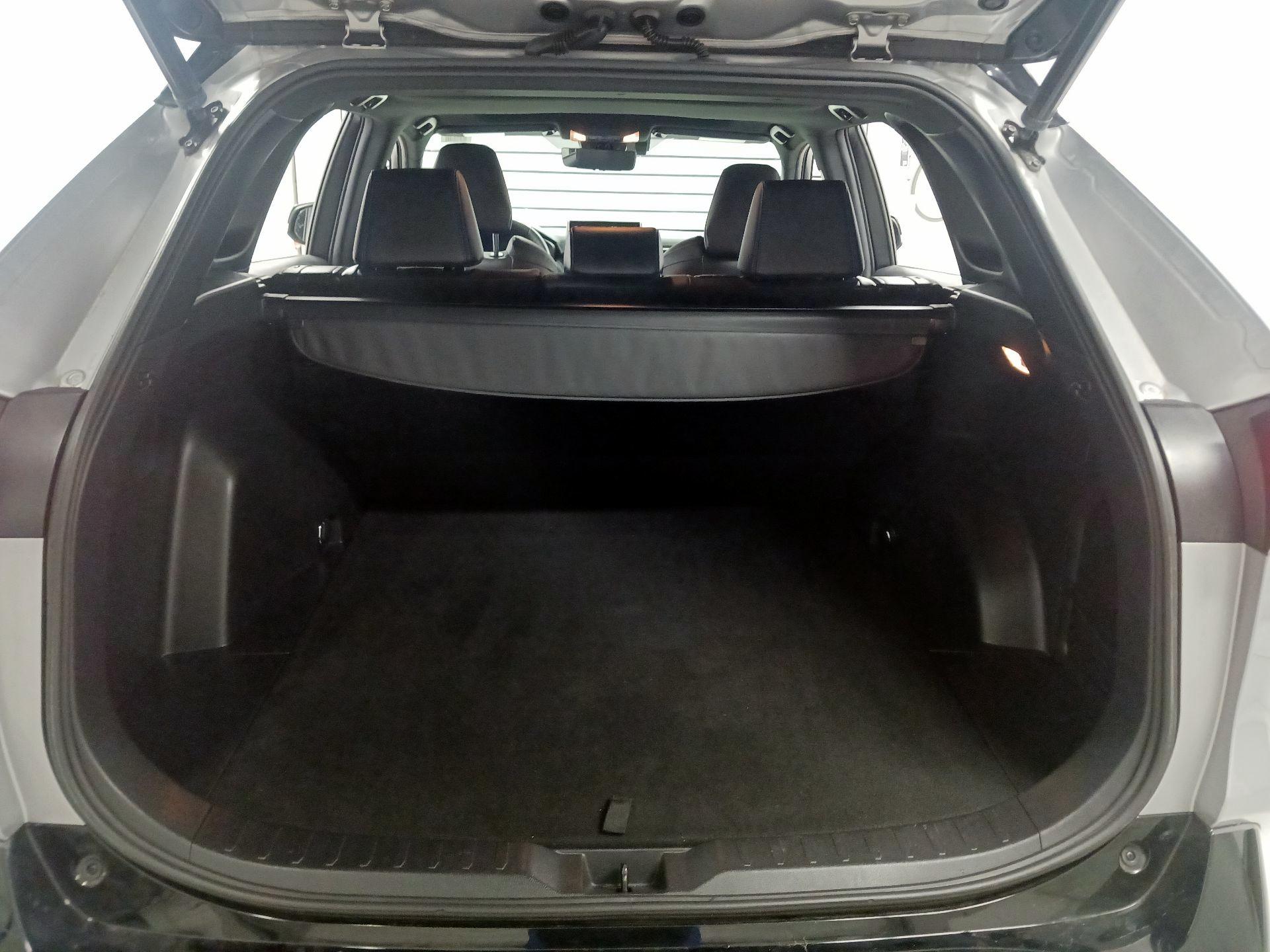 Thumbnail: 2021 Toyota RAV4 - 15