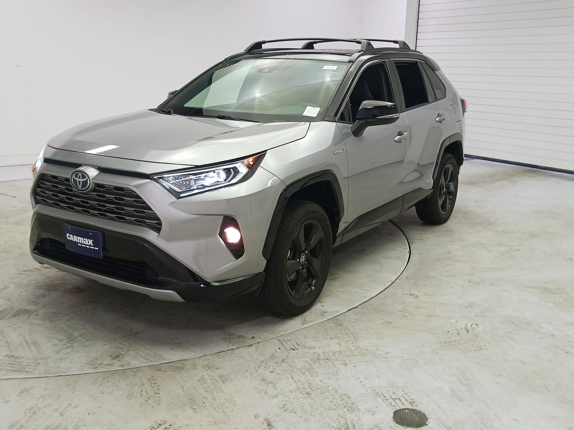 Thumbnail: 2021 Toyota RAV4 - 3
