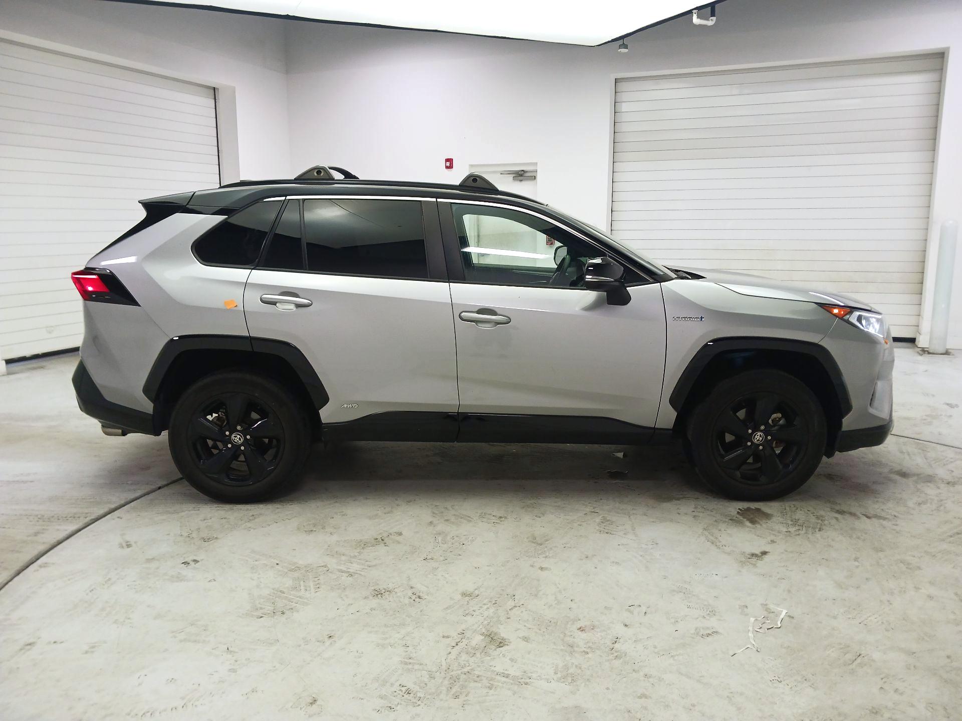 Thumbnail: 2021 Toyota RAV4 - 4