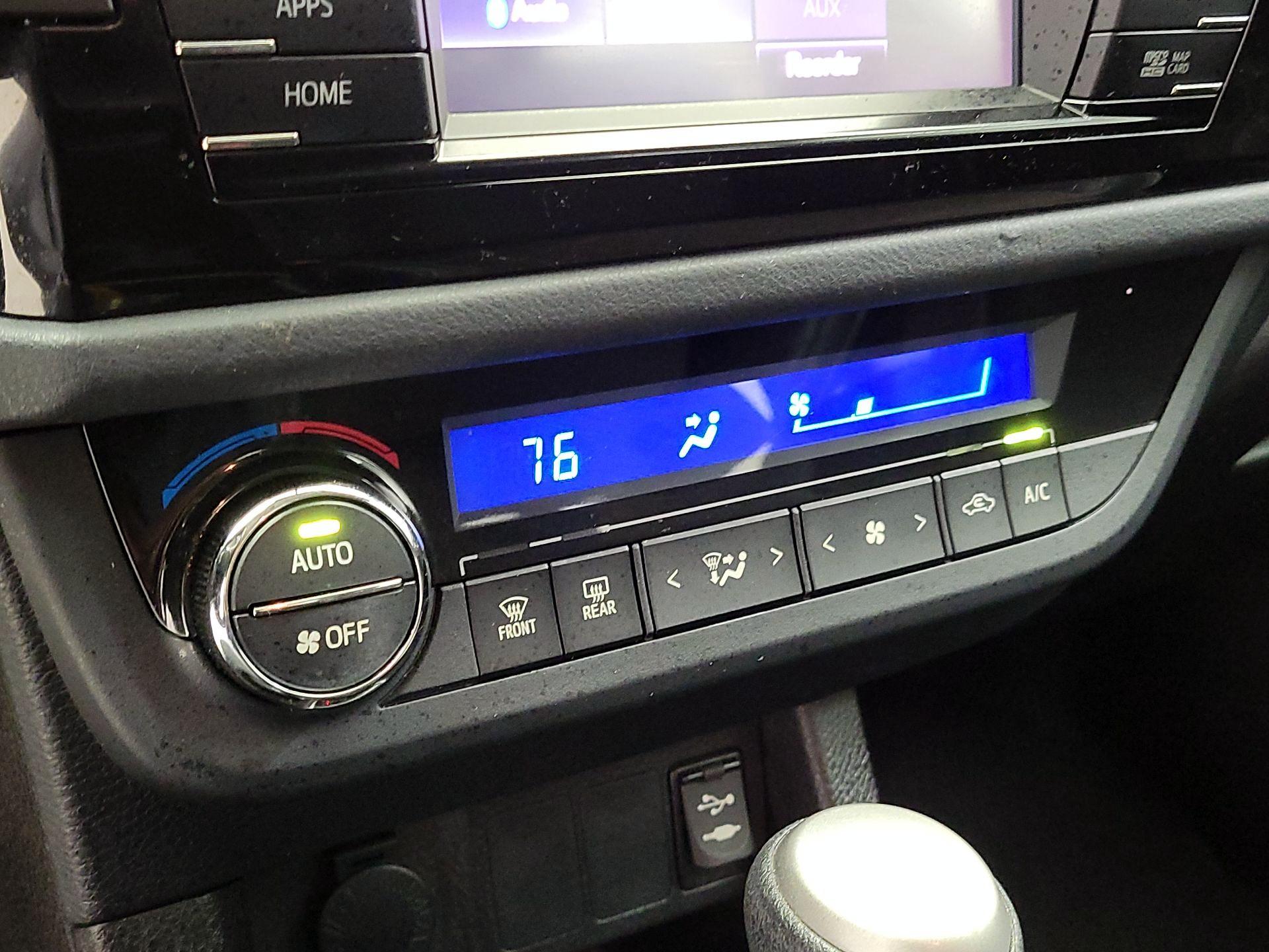 Thumbnail: 2016 Toyota Corolla - 14