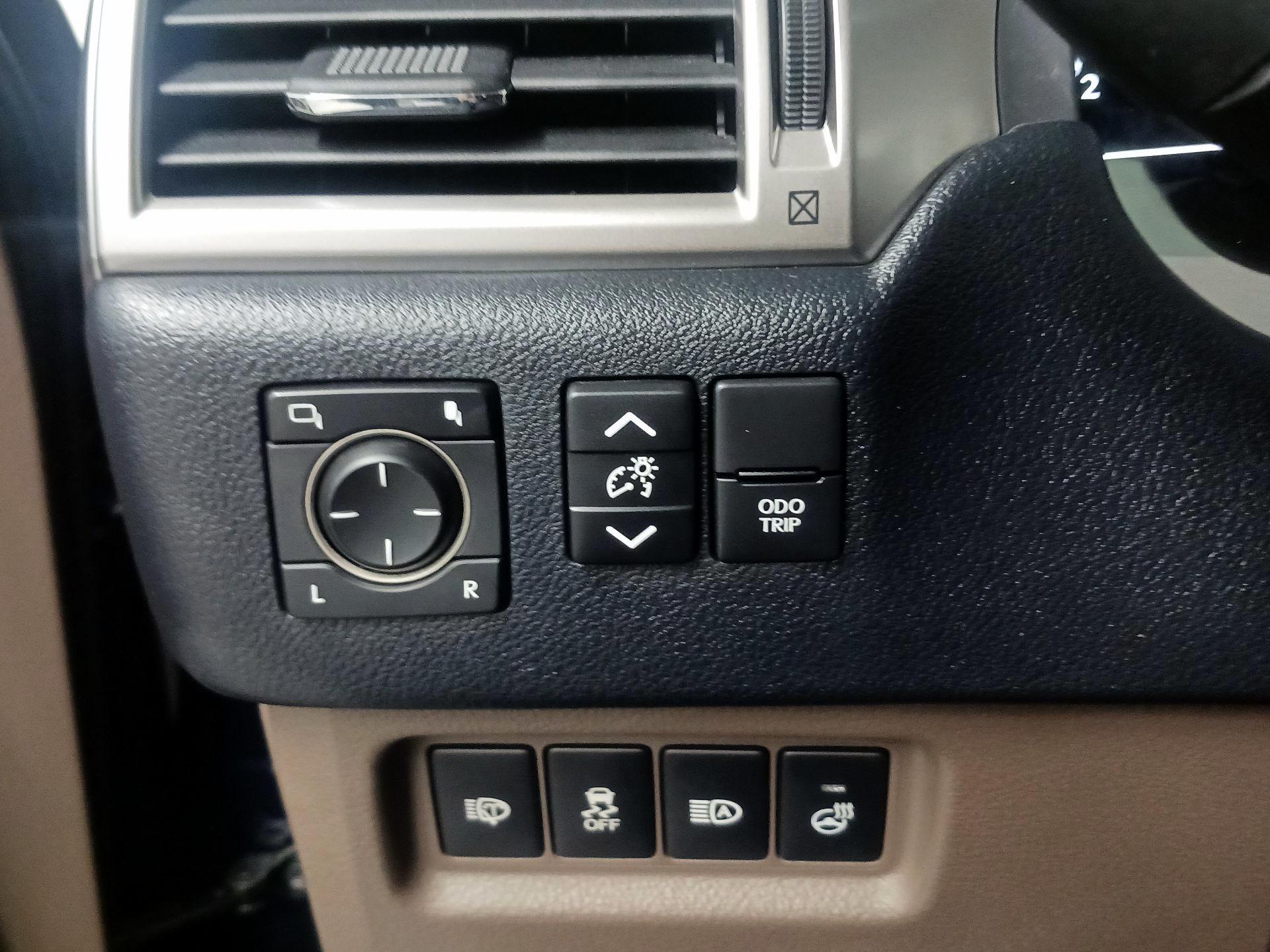 Thumbnail: 2023 Lexus GX - 13