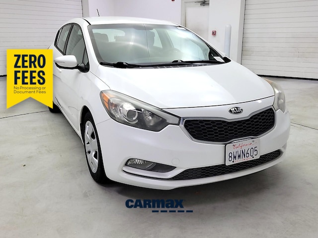 White 2016 Kia Forte5 LX Hatchback Front-Wheel Drive Automatic