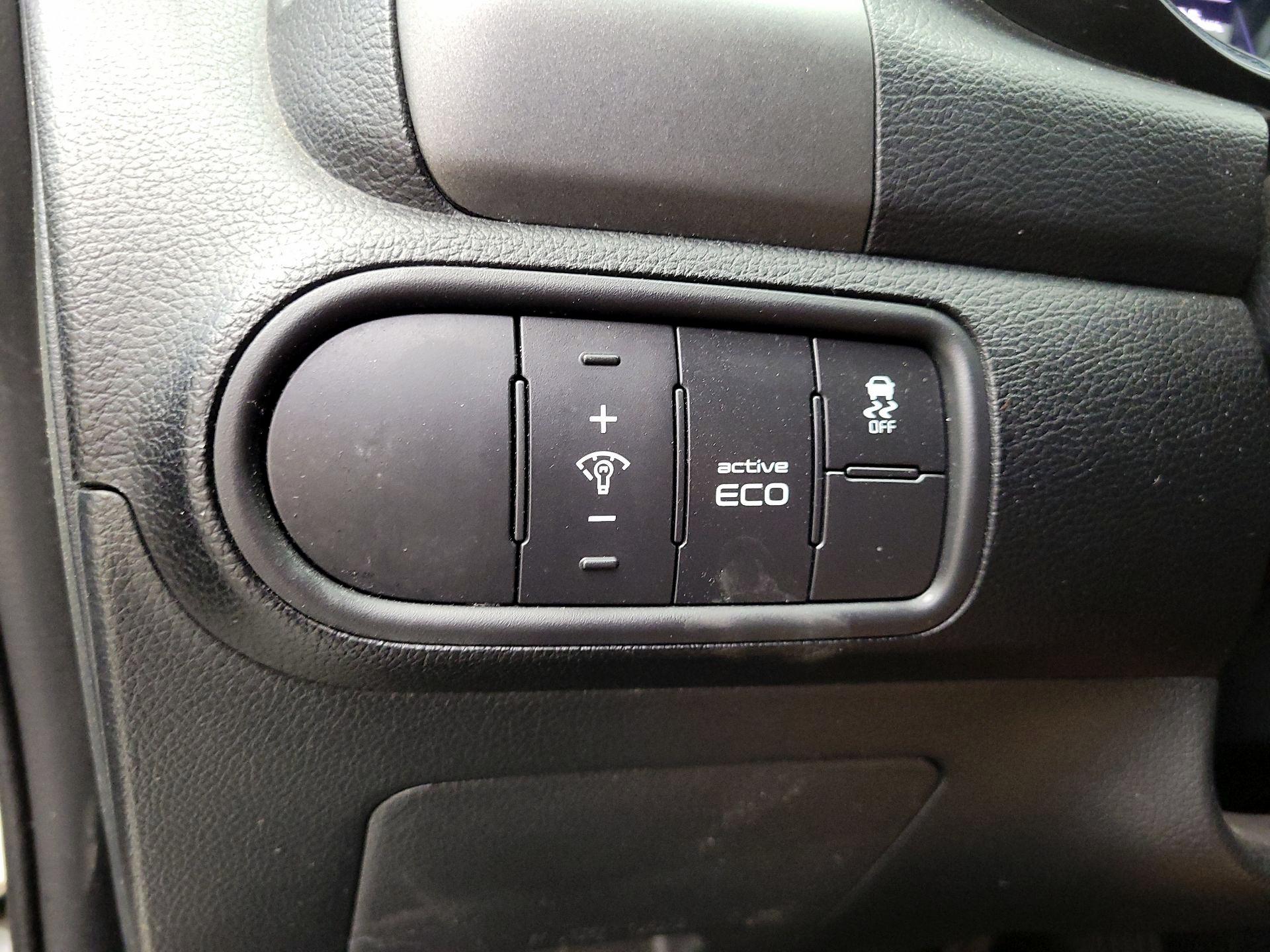 Thumbnail: 2016 Kia Forte - 11
