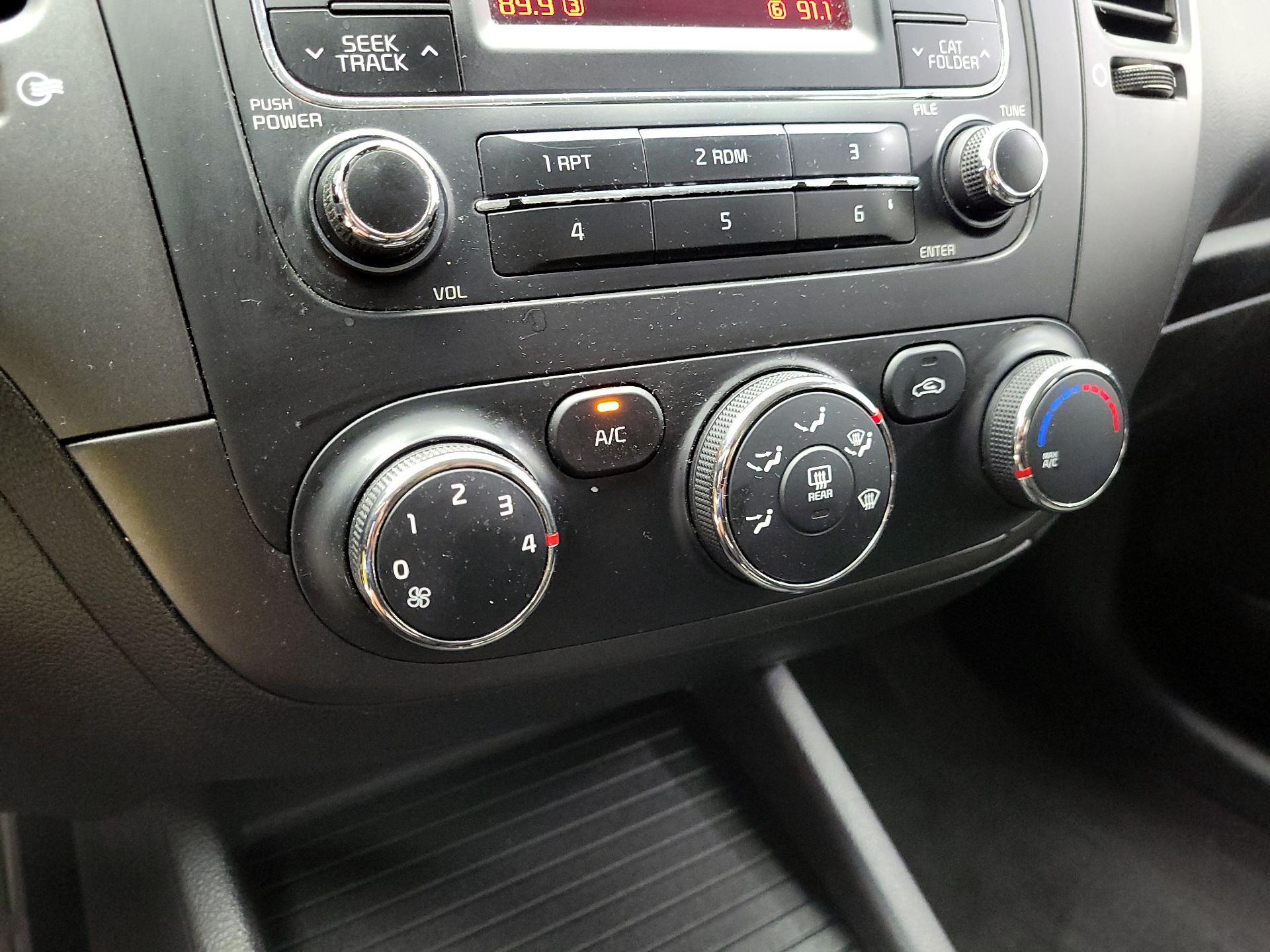 Thumbnail: 2016 Kia Forte - 13