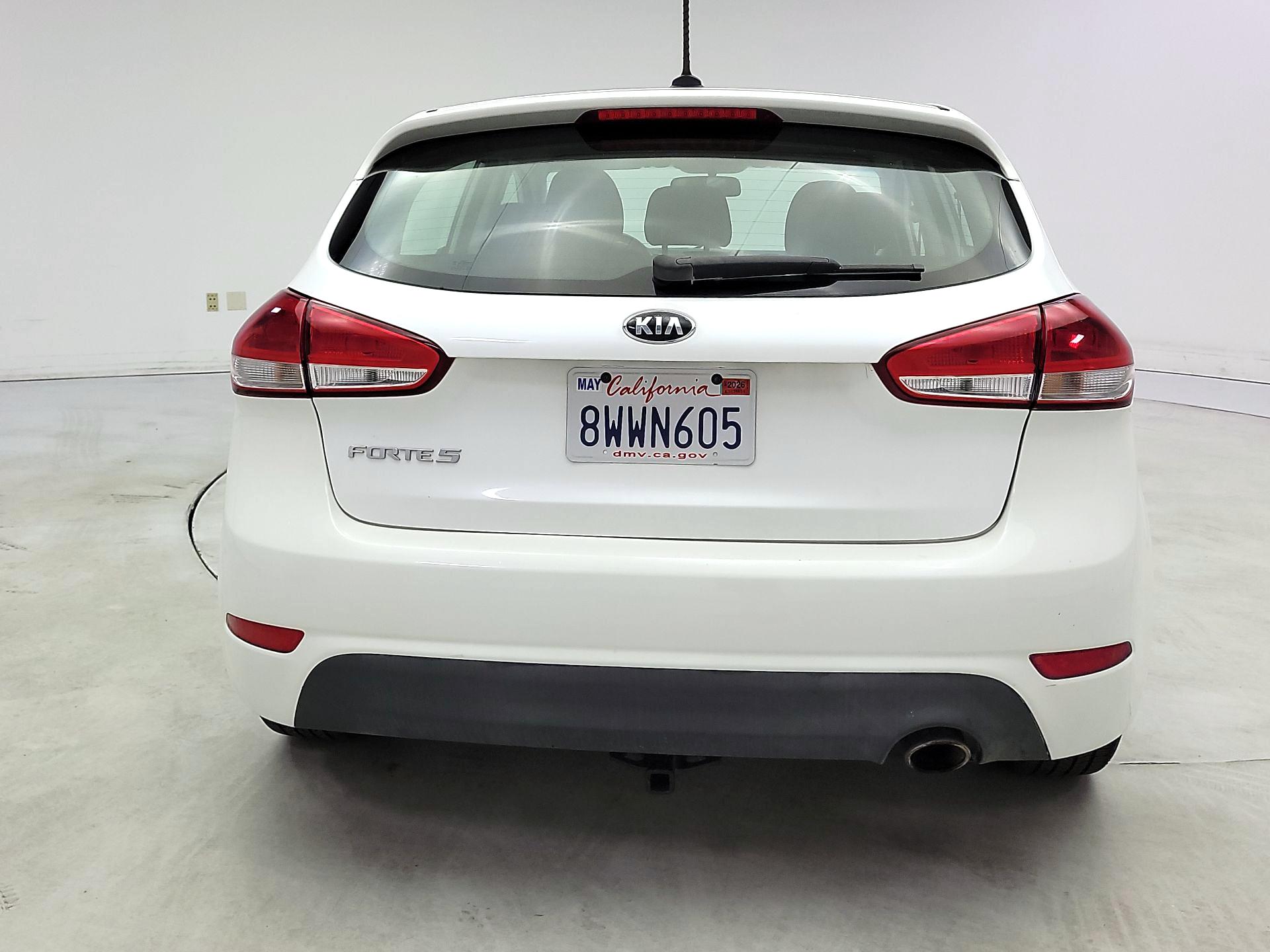 Thumbnail: 2016 Kia Forte - 6