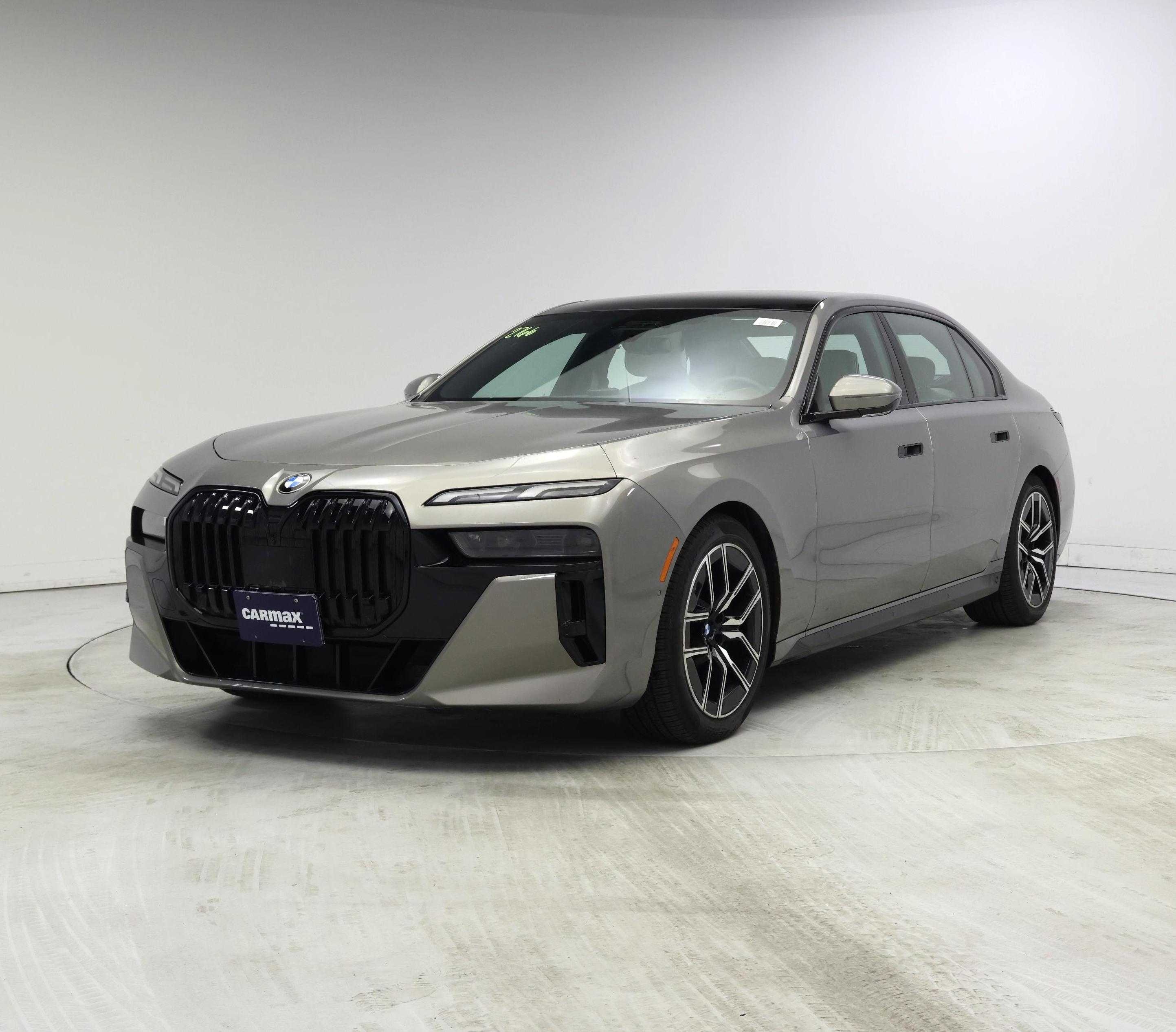 Thumbnail: 2023 BMW 7 Series - 4
