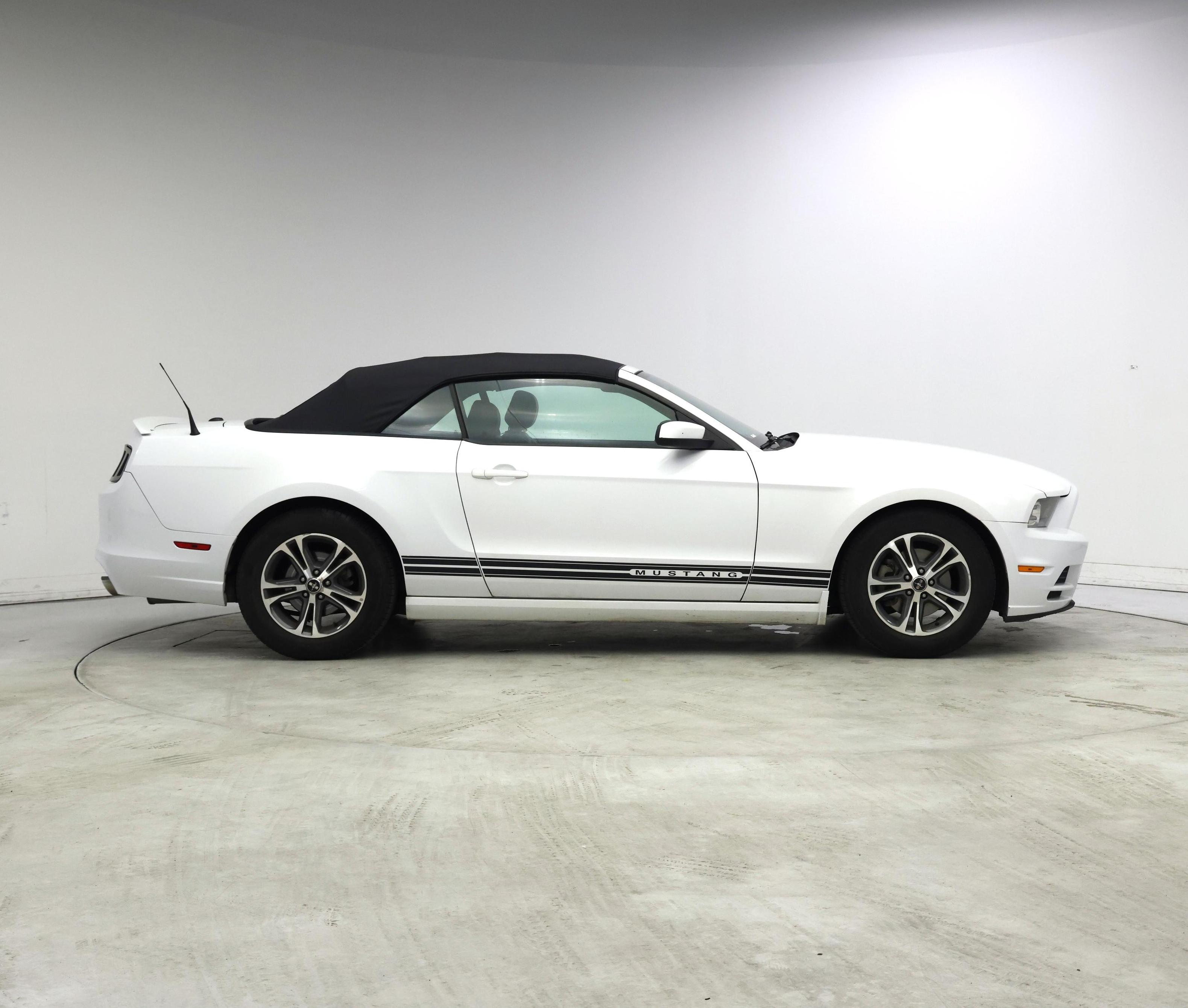 Thumbnail: 2014 Ford Mustang - 7