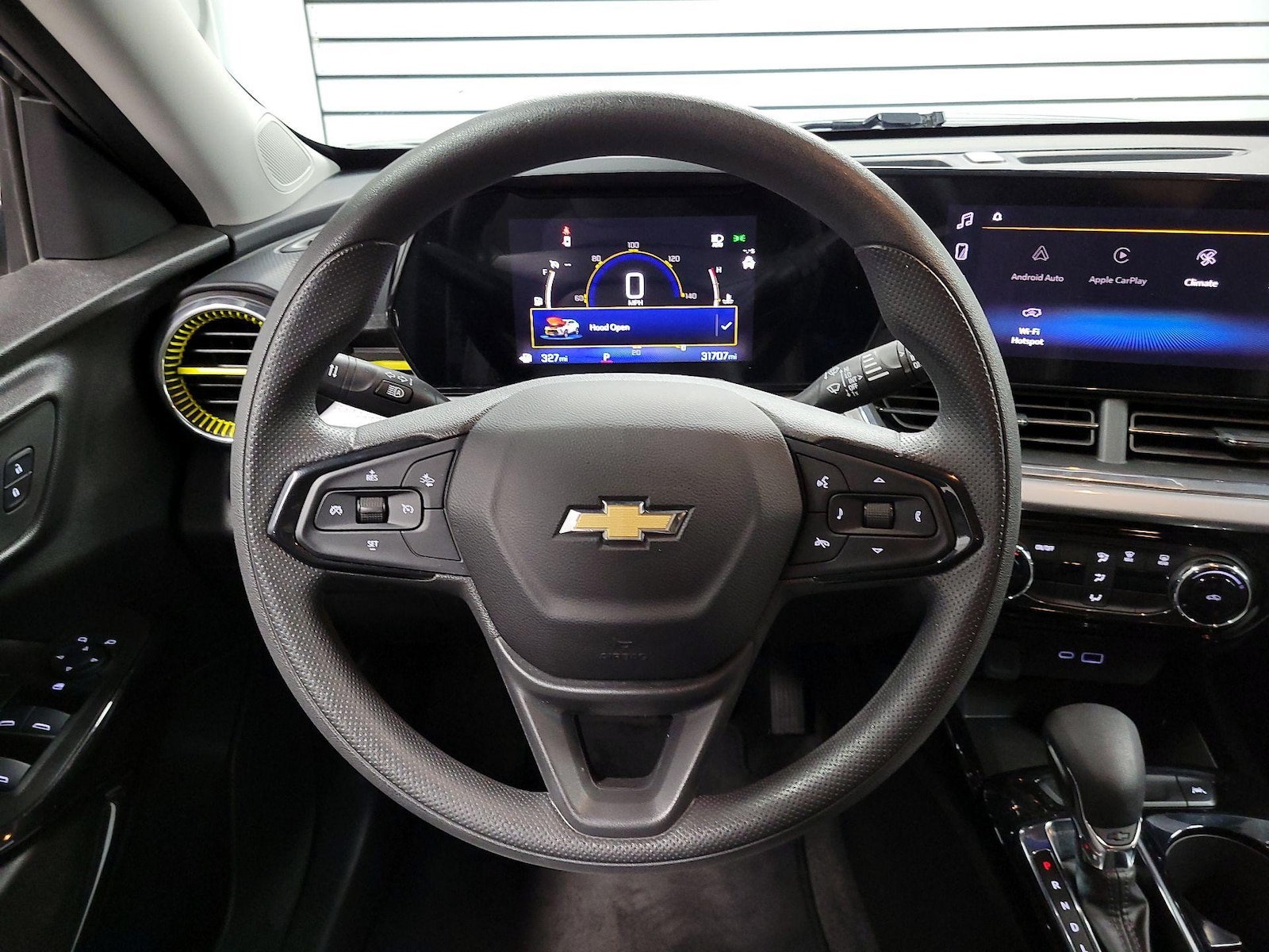 2024 Chevrolet Trax LT - Photo 11