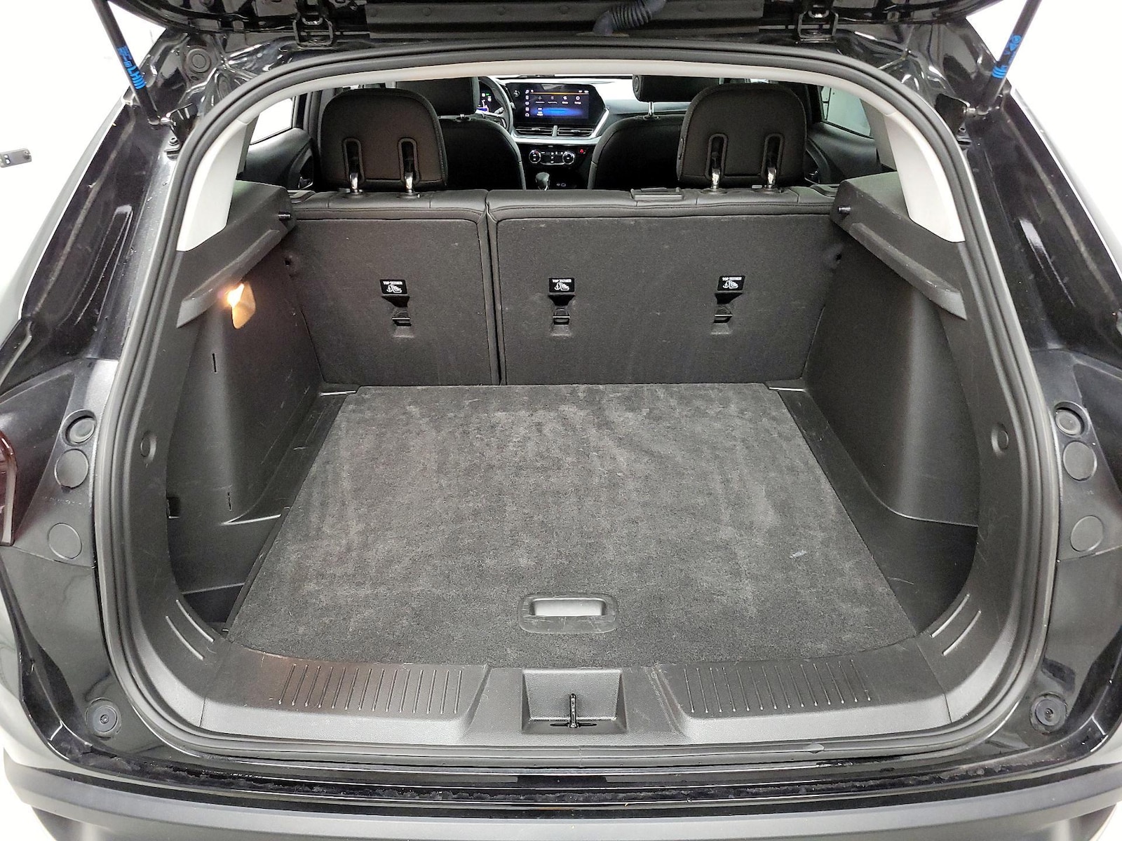 2024 Chevrolet Trax LT - Photo 18