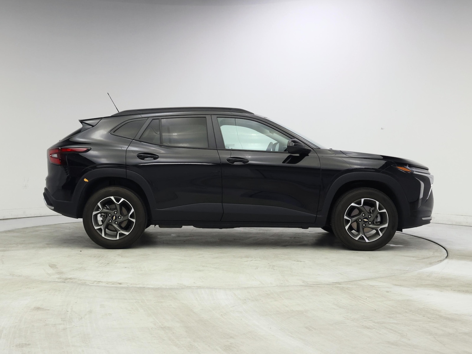 2024 Chevrolet Trax LT - Photo 8
